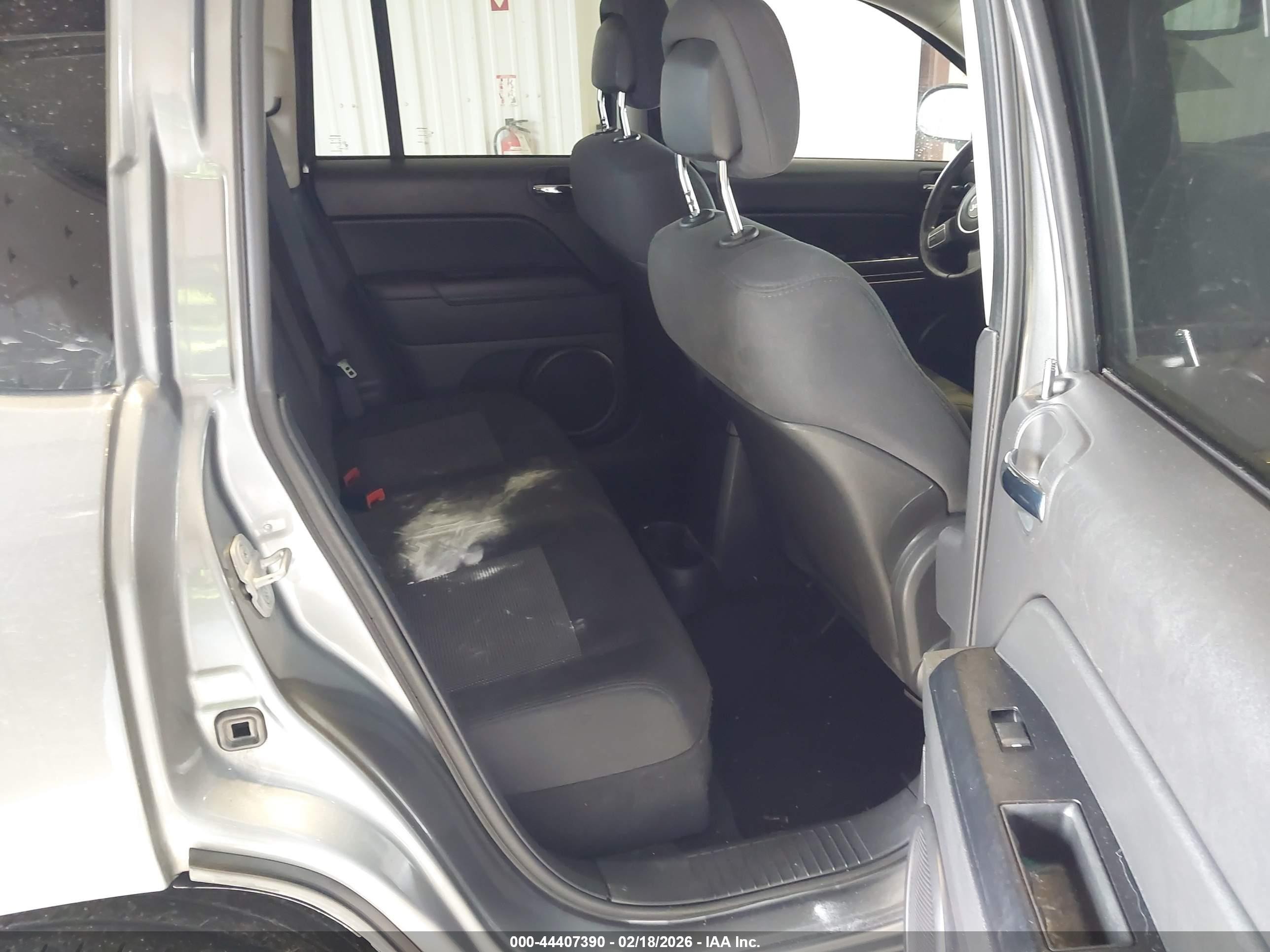 2013 Jeep Compass Latitude Gray vin: 1C4NJDEB2DD101432