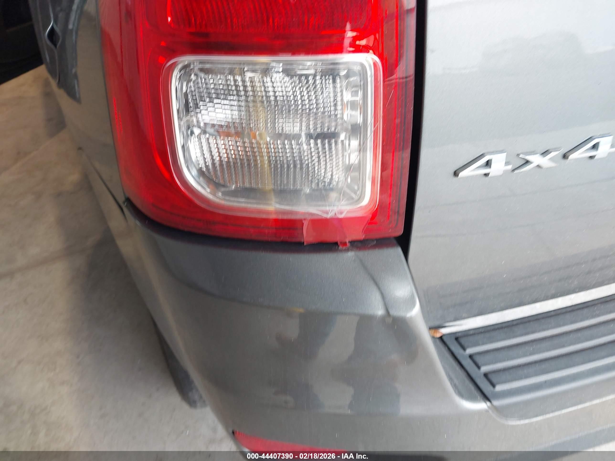 2013 Jeep Compass Latitude Gray vin: 1C4NJDEB2DD101432