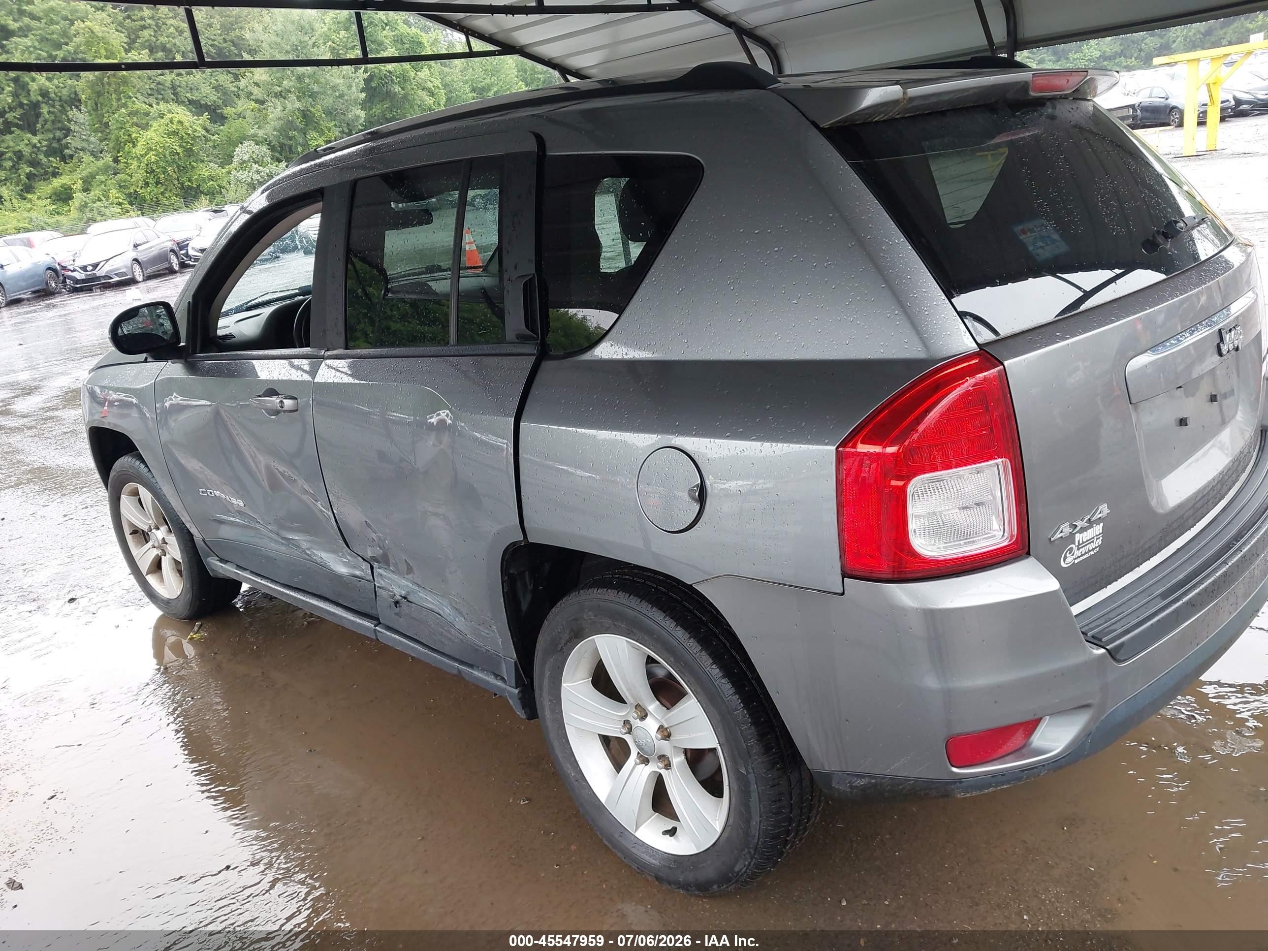 2013 Jeep Compass Latitude Gray vin: 1C4NJDEB2DD237138