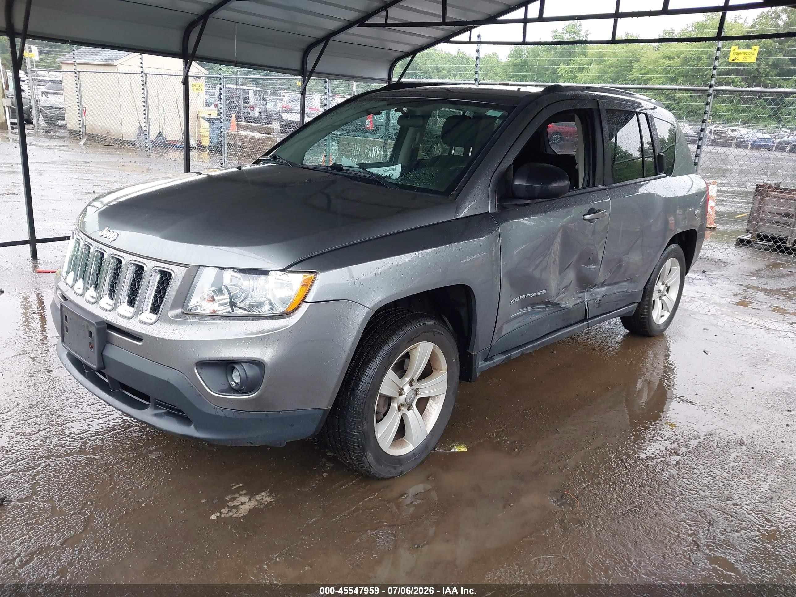 2013 Jeep Compass Latitude Gray vin: 1C4NJDEB2DD237138