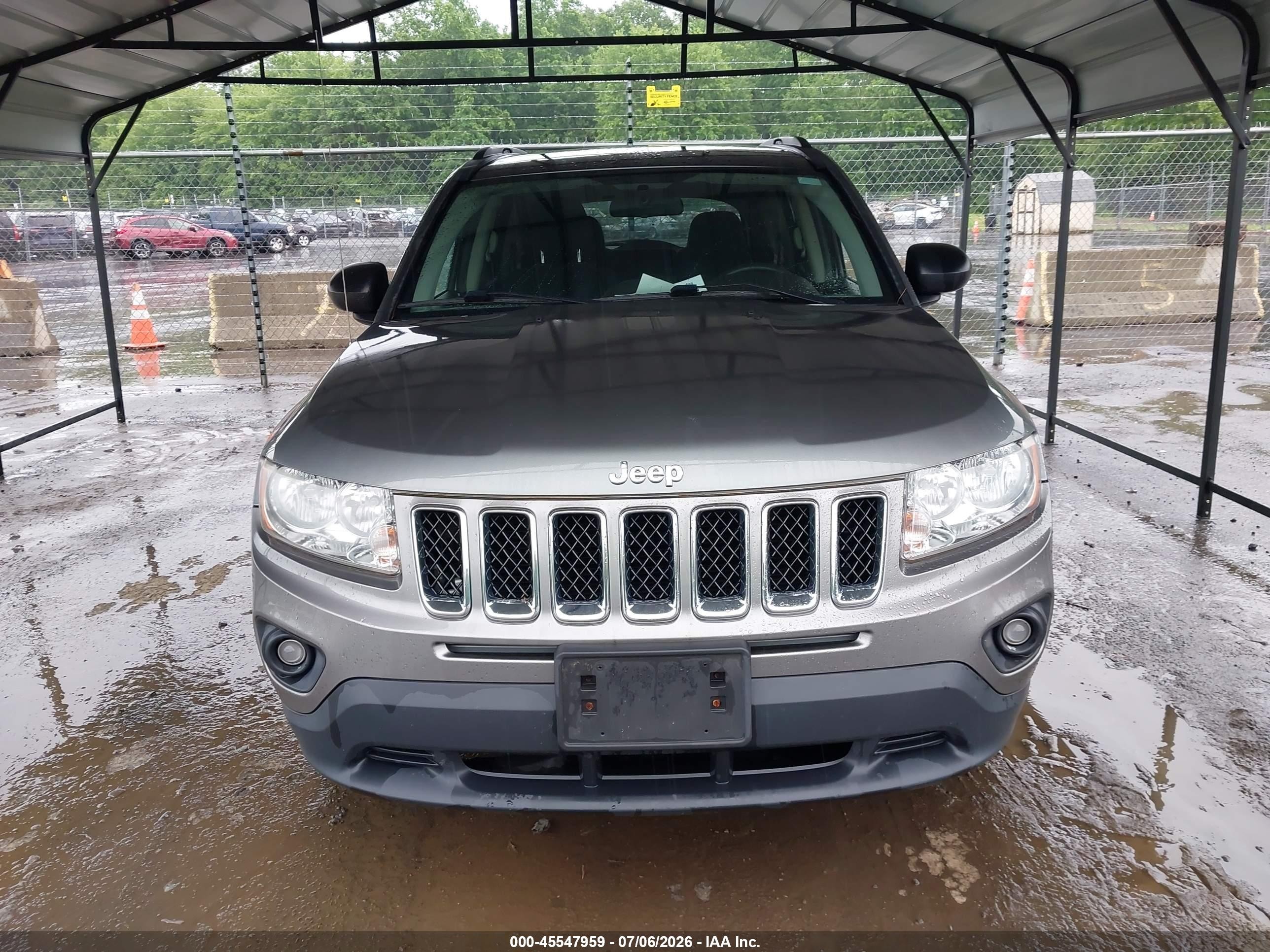 2013 Jeep Compass Latitude Gray vin: 1C4NJDEB2DD237138