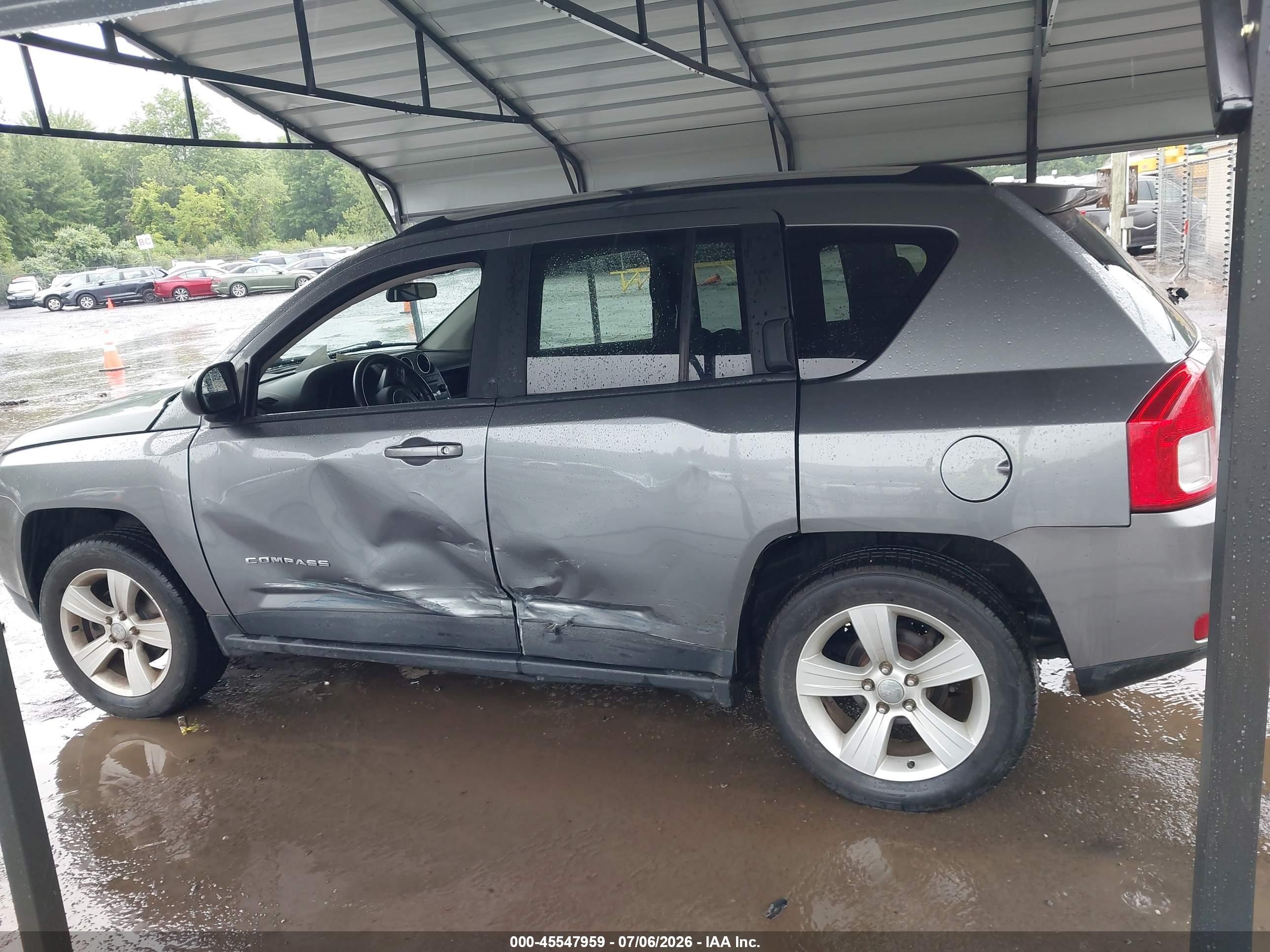 2013 Jeep Compass Latitude Gray vin: 1C4NJDEB2DD237138