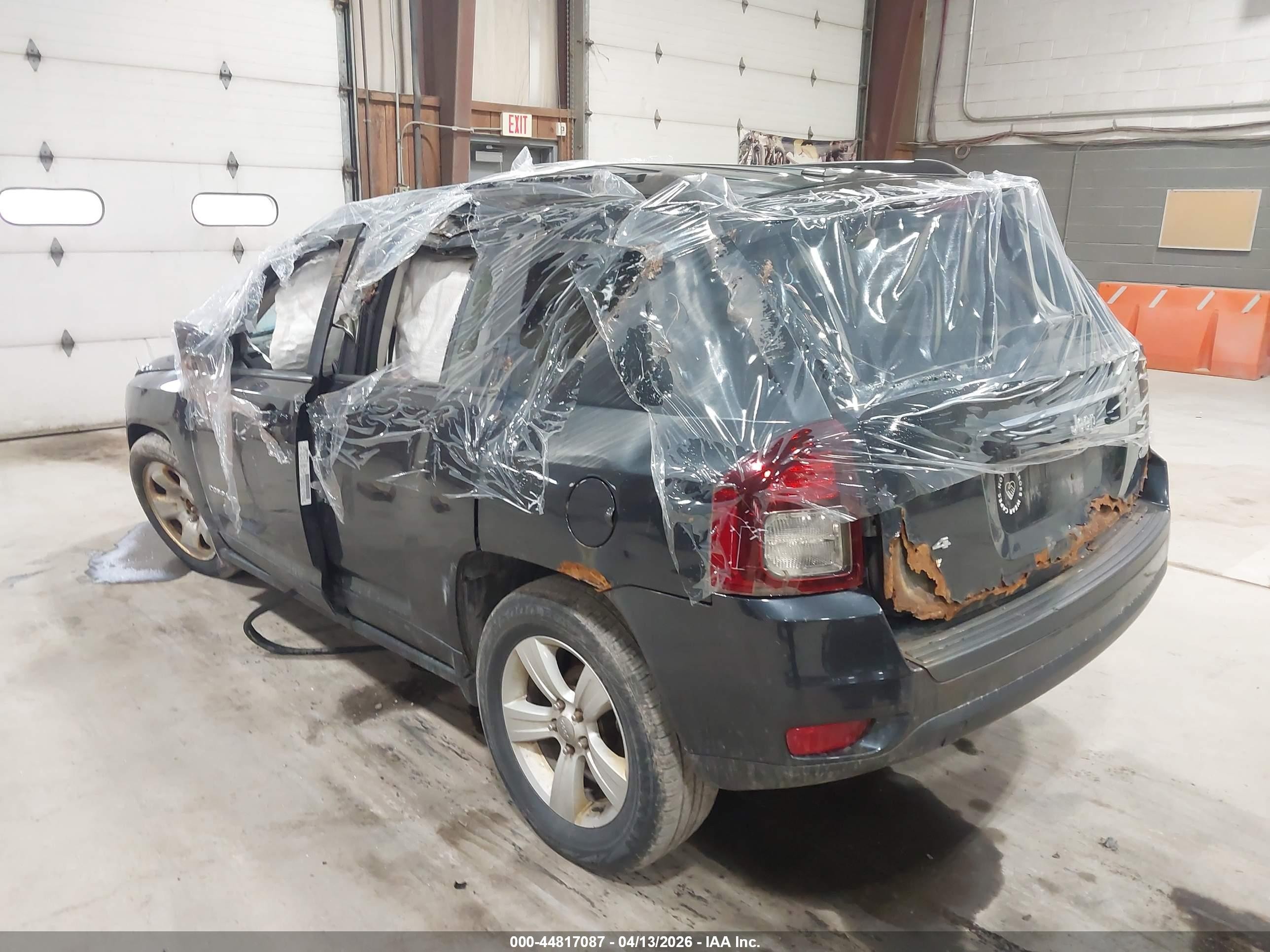 2014 Jeep Compass Latitude Gray vin: 1C4NJDEB2ED605559