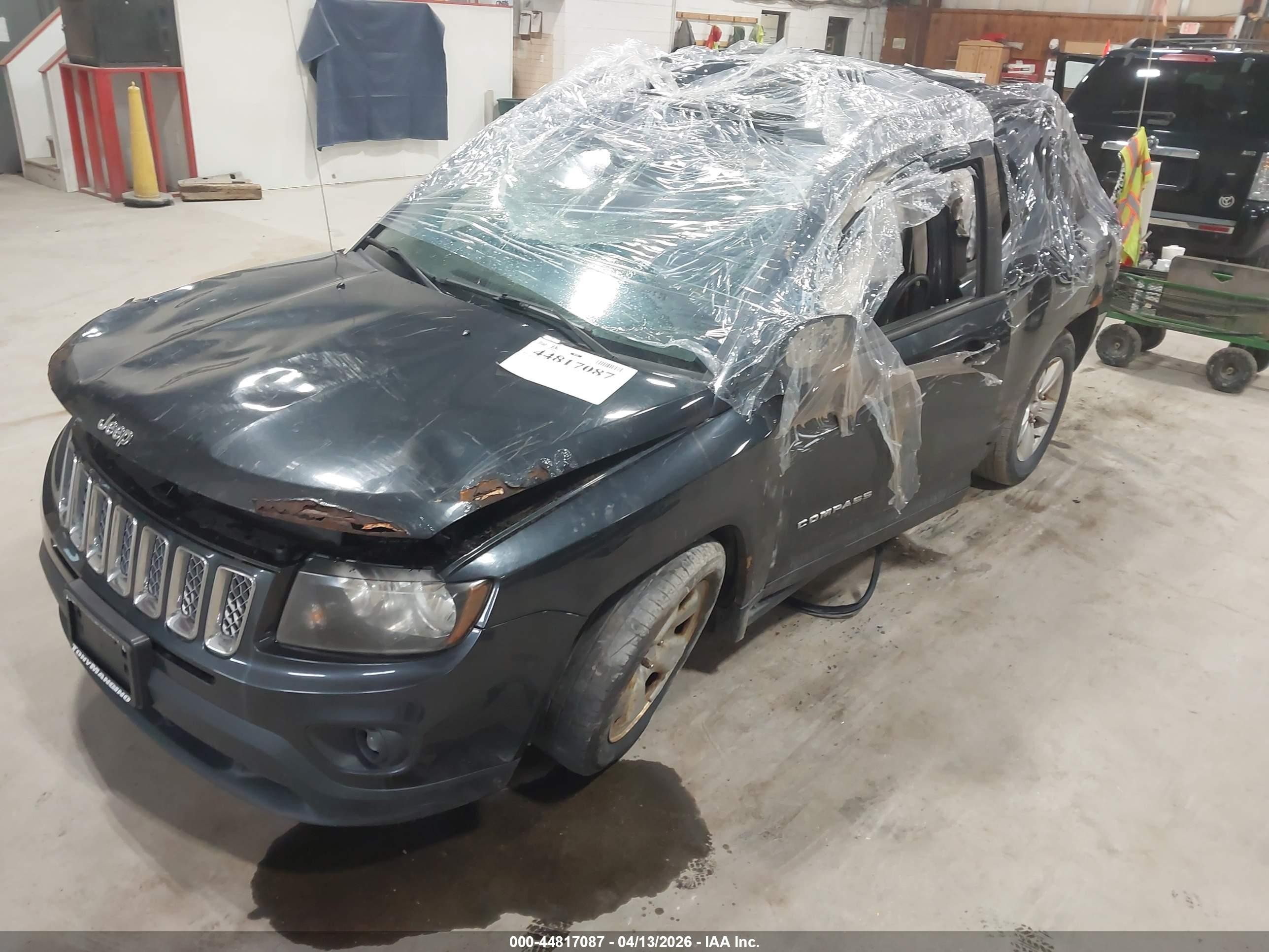 2014 Jeep Compass Latitude Gray vin: 1C4NJDEB2ED605559