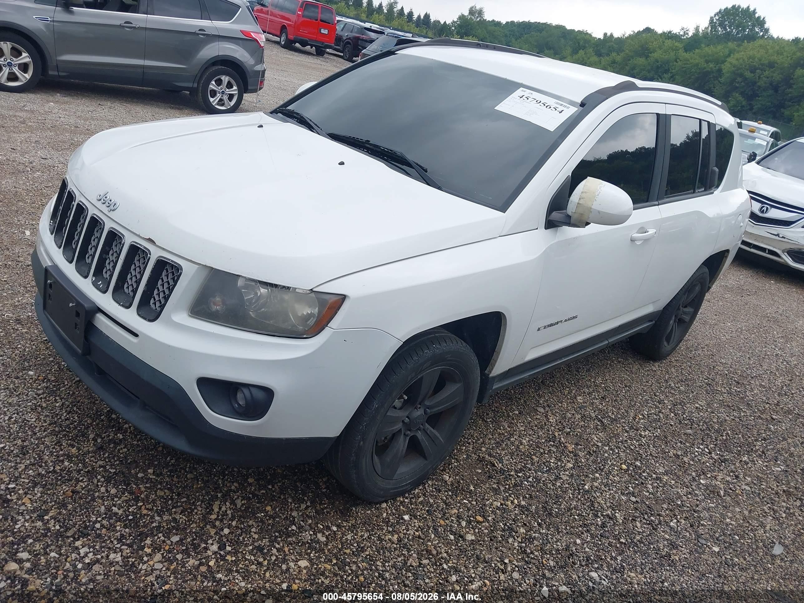 2014 Jeep Compass Latitude White vin: 1C4NJDEB2ED622684