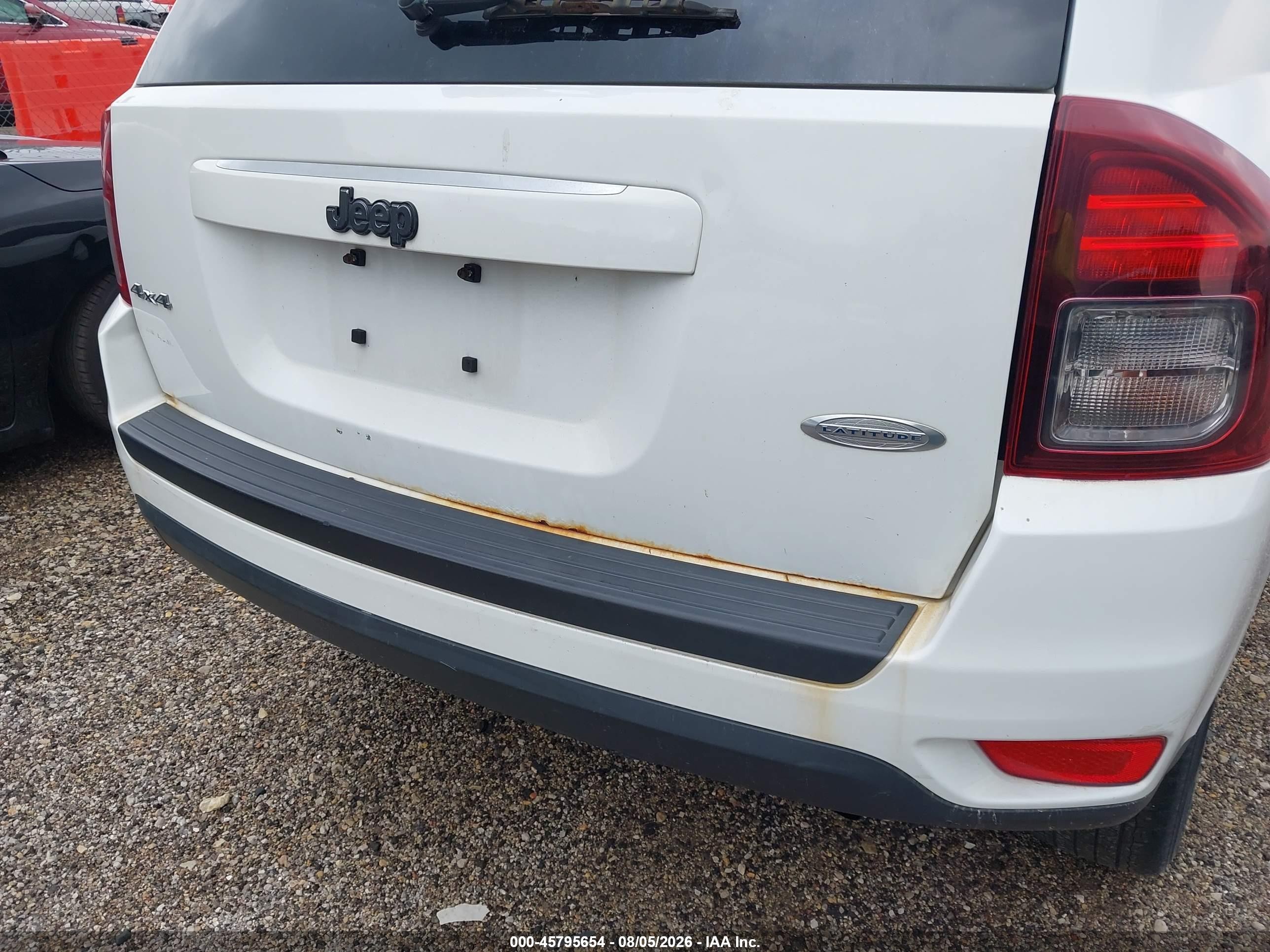 2014 Jeep Compass Latitude White vin: 1C4NJDEB2ED622684