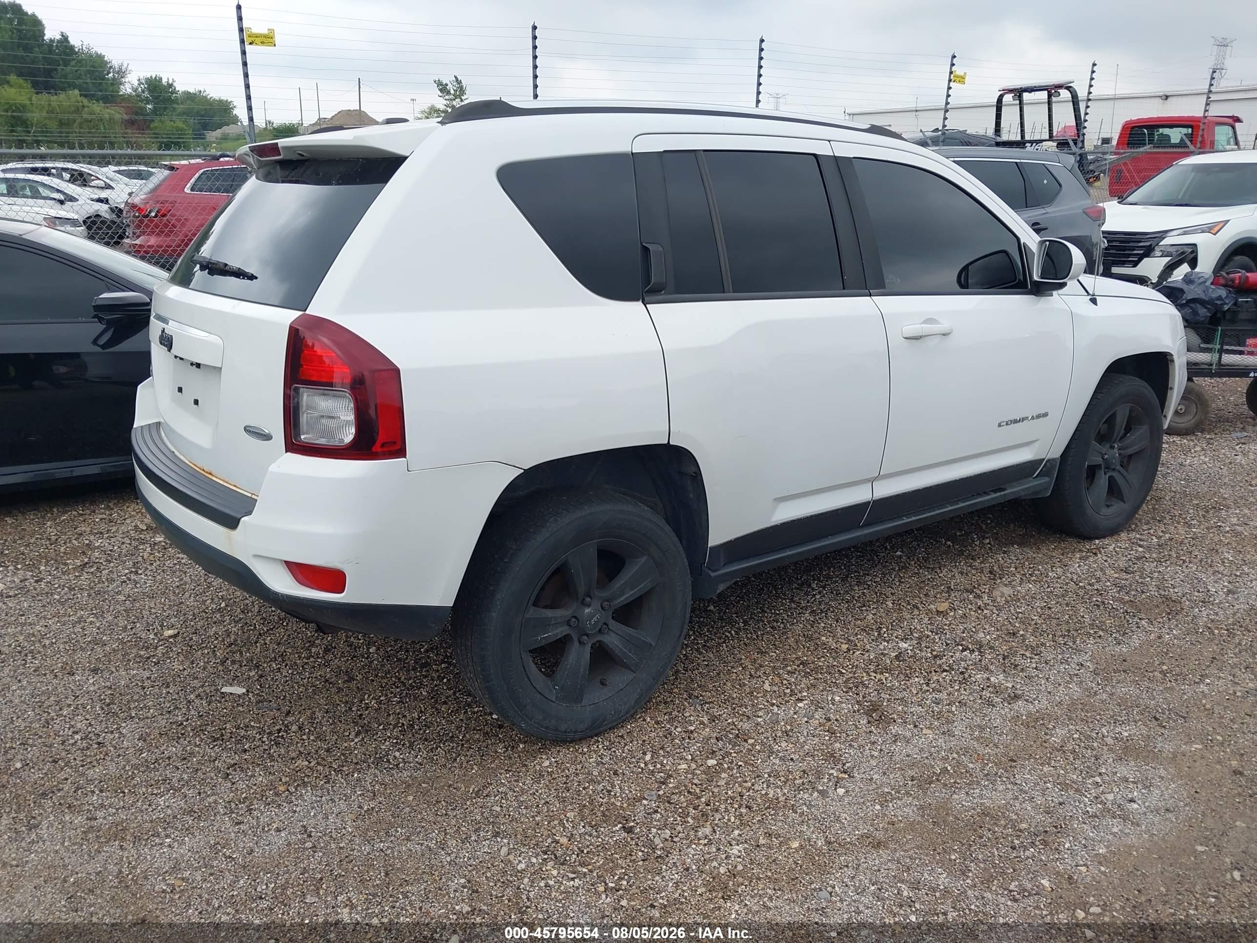 2014 Jeep Compass Latitude White vin: 1C4NJDEB2ED622684