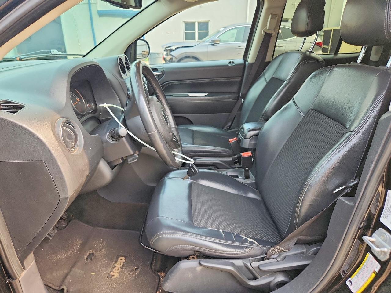 2014 Jeep Compass Latitude Black vin: 1C4NJDEB2ED626296