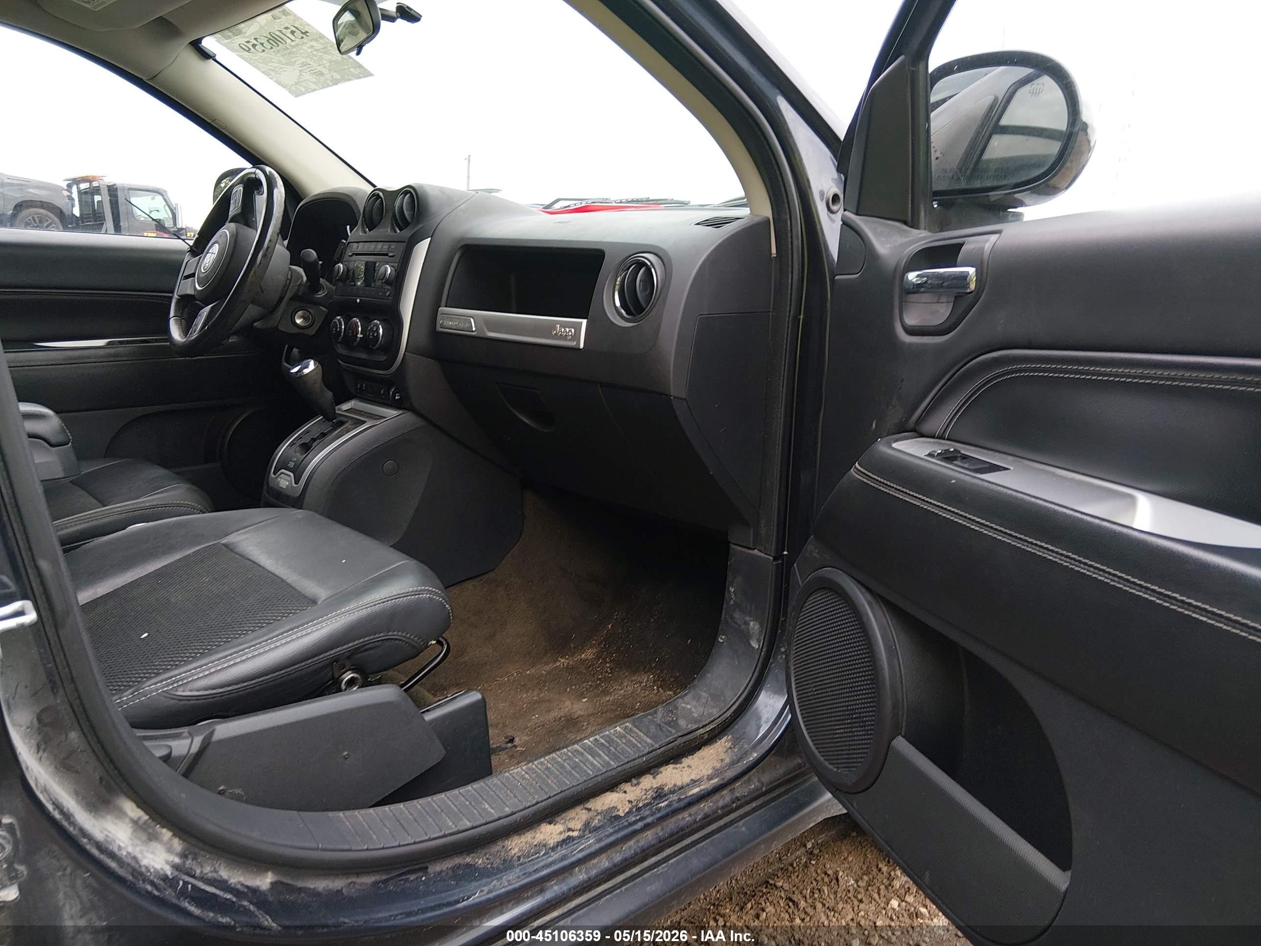 2014 Jeep Compass Latitude Gray vin: 1C4NJDEB2ED886391