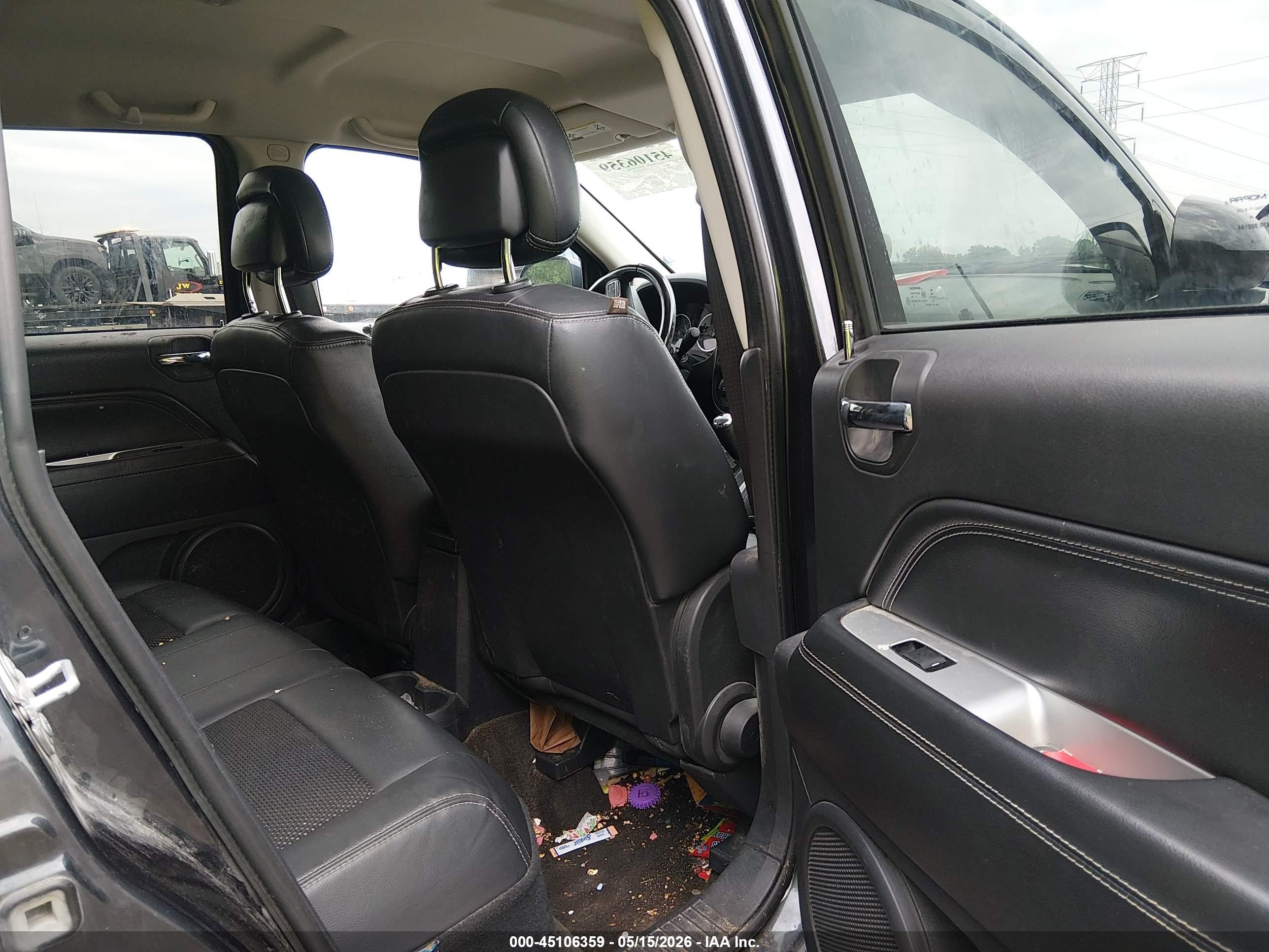2014 Jeep Compass Latitude Gray vin: 1C4NJDEB2ED886391