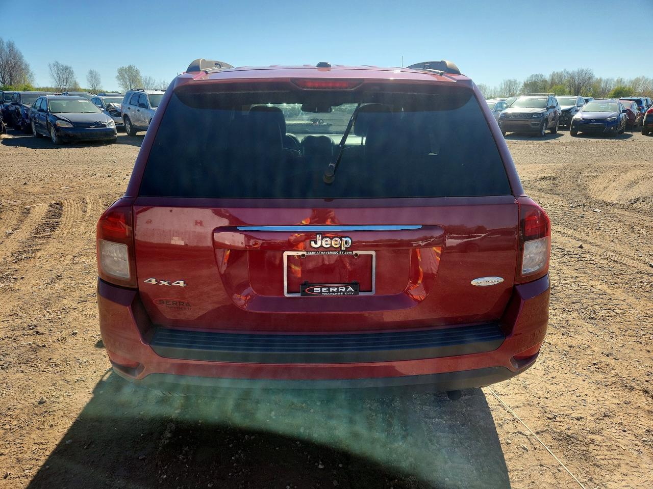 2014 Jeep Compass Latitude Burgundy vin: 1C4NJDEB2ED898282