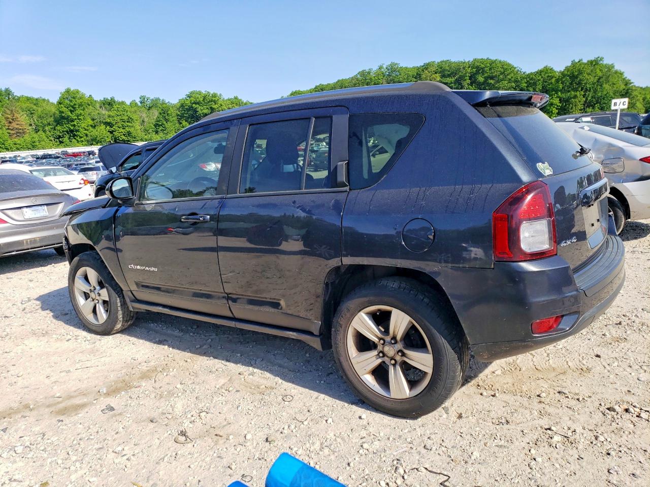 2015 Jeep Compass Latitude Gray vin: 1C4NJDEB2FD162833