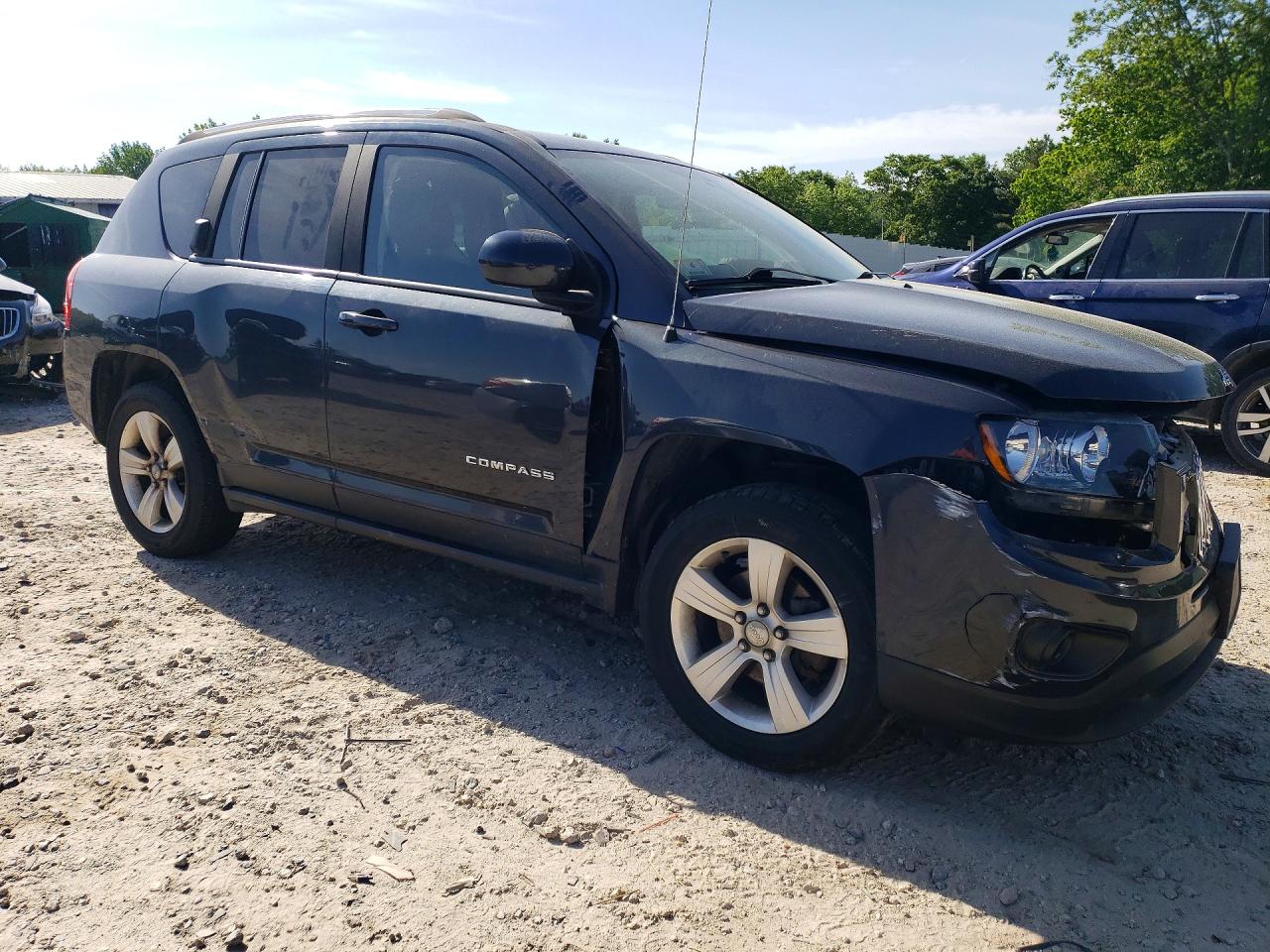 2015 Jeep Compass Latitude Gray vin: 1C4NJDEB2FD162833