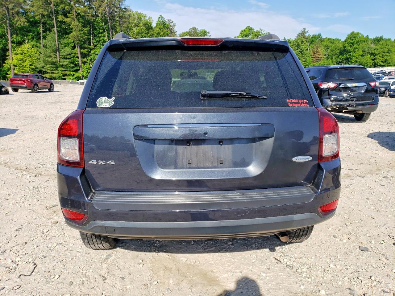 2015 Jeep Compass Latitude Gray vin: 1C4NJDEB2FD162833