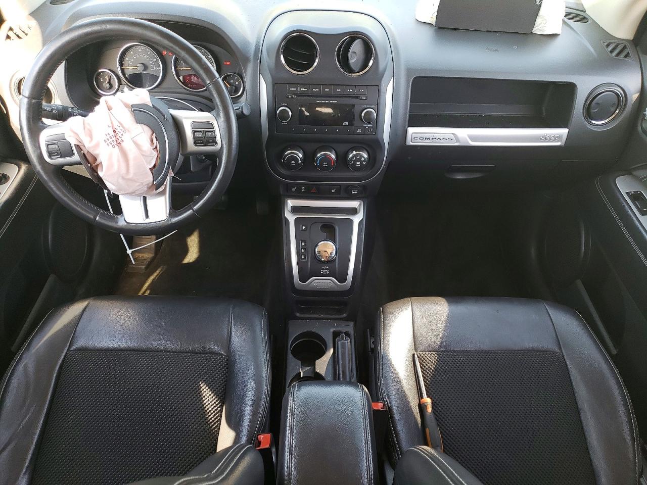 2015 Jeep Compass Latitude Gray vin: 1C4NJDEB2FD162833