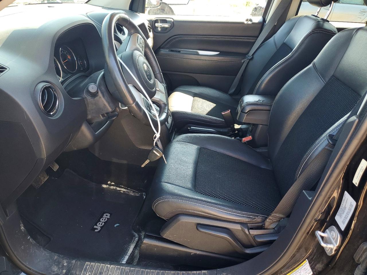 2015 Jeep Compass Latitude Black vin: 1C4NJDEB2FD208256