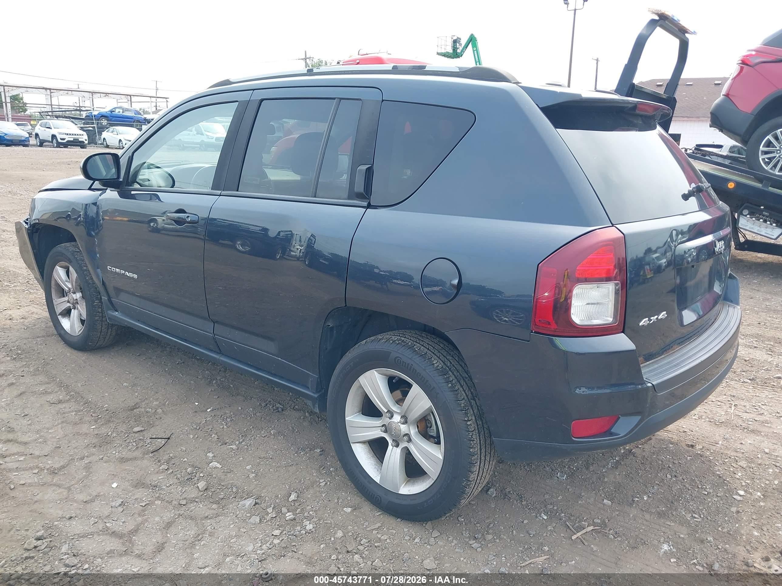 2015 Jeep Compass Latitude Blue vin: 1C4NJDEB2FD258462