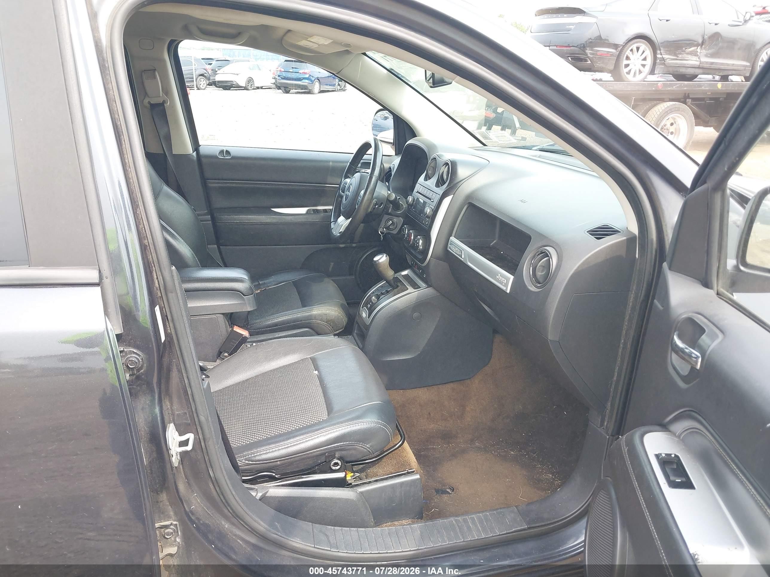 2015 Jeep Compass Latitude Blue vin: 1C4NJDEB2FD258462