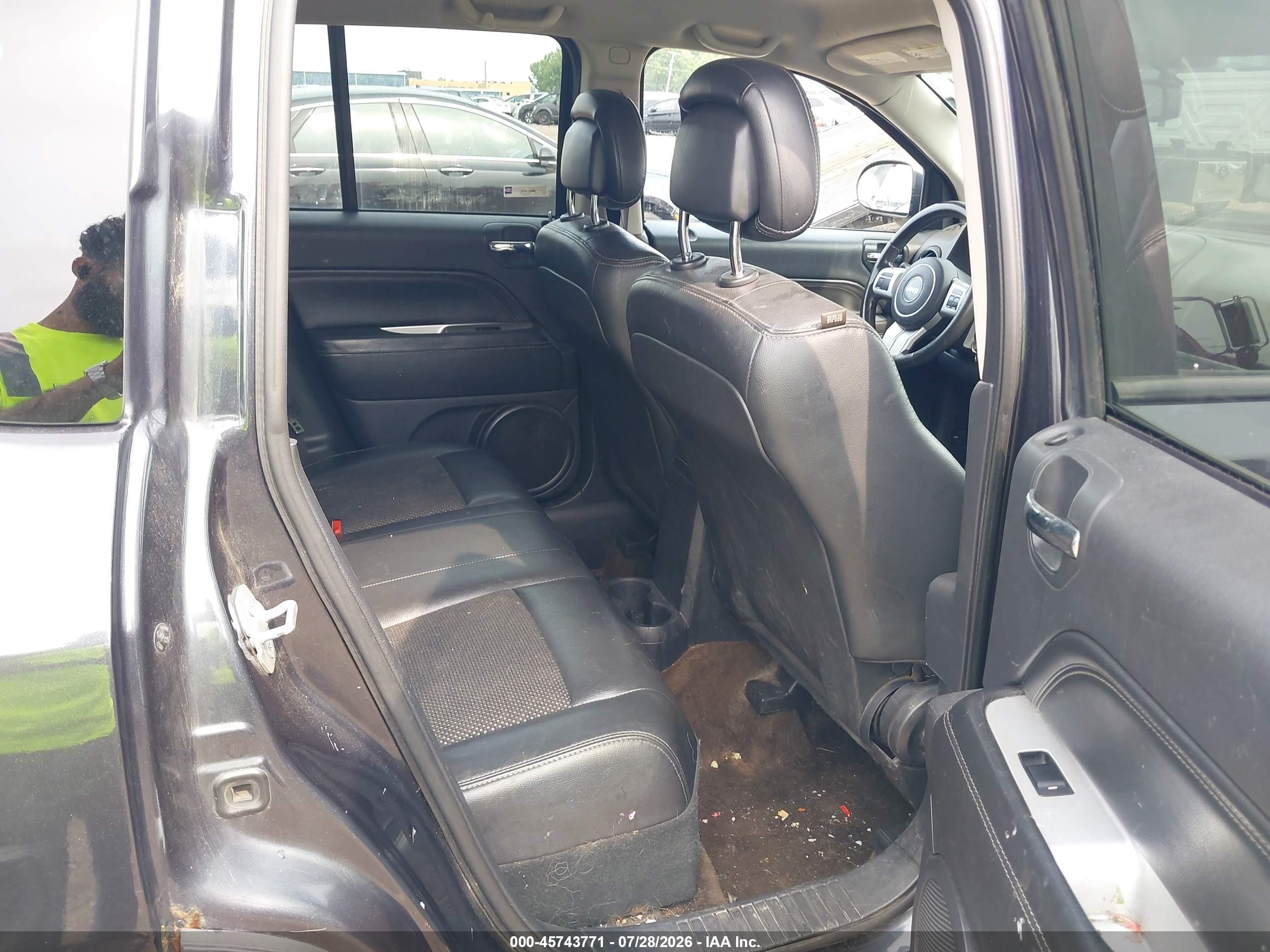 2015 Jeep Compass Latitude Blue vin: 1C4NJDEB2FD258462