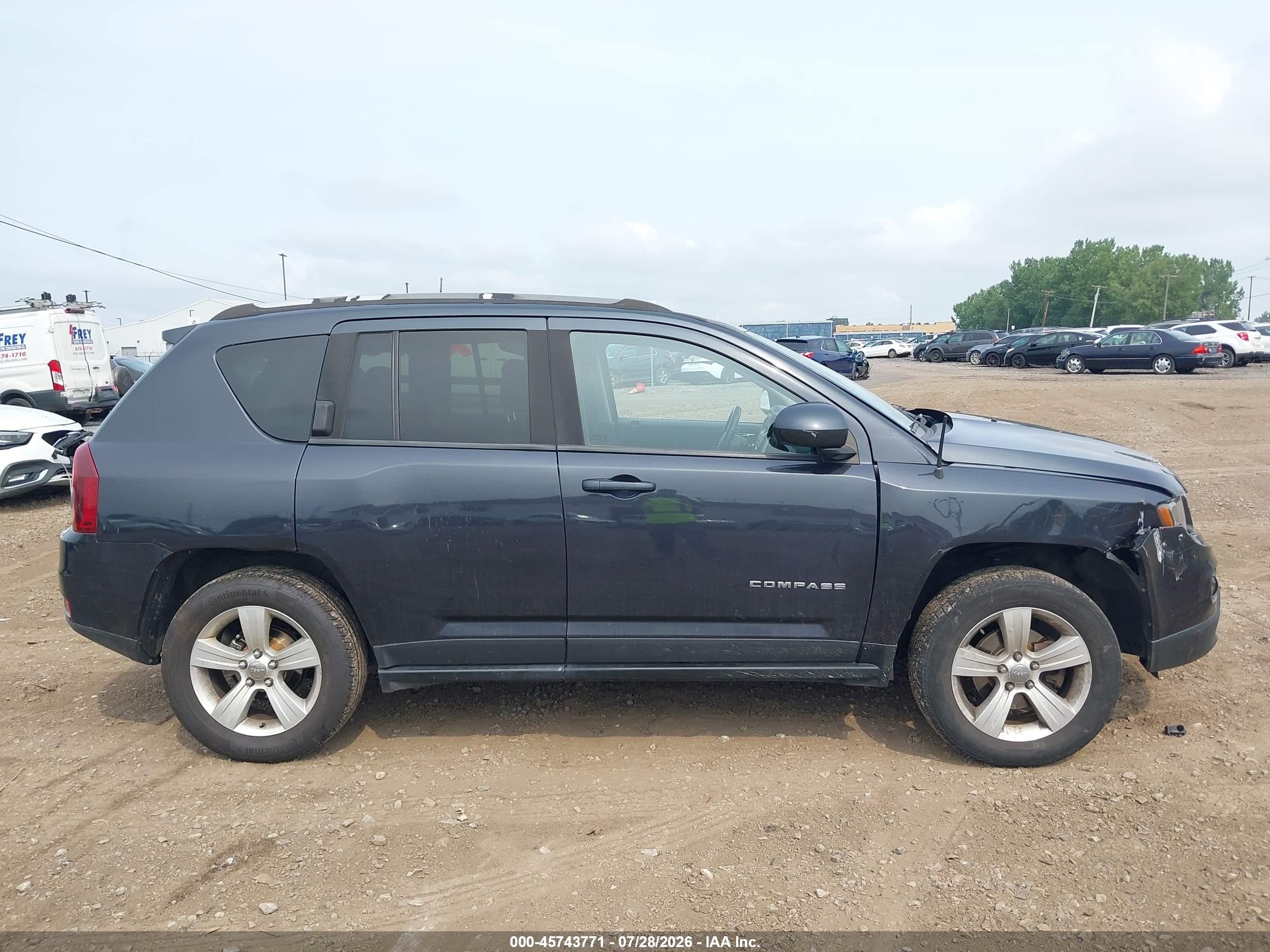 2015 Jeep Compass Latitude Blue vin: 1C4NJDEB2FD258462