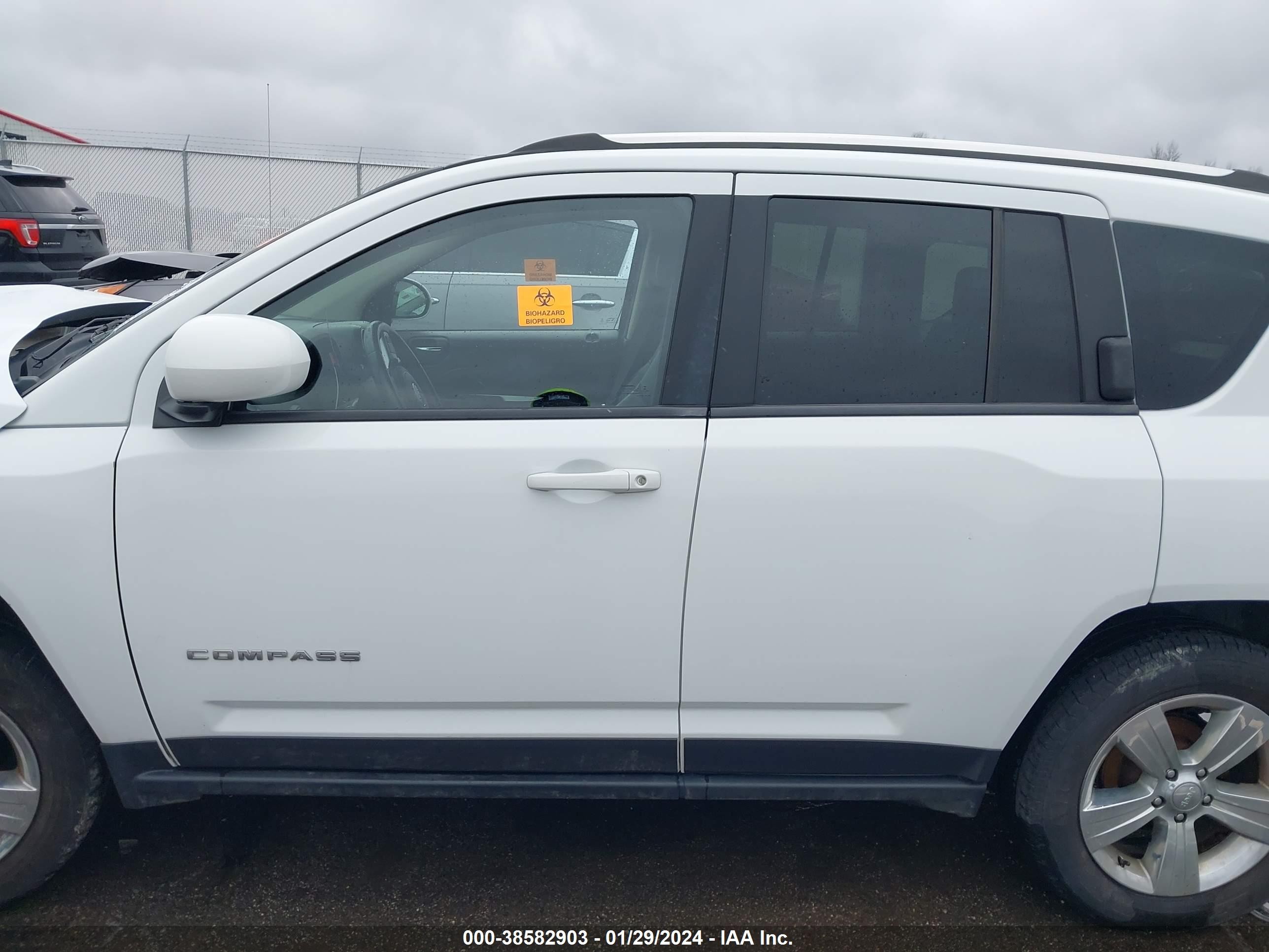 2015 Jeep Compass Latitude White vin: 1C4NJDEB2FD393389