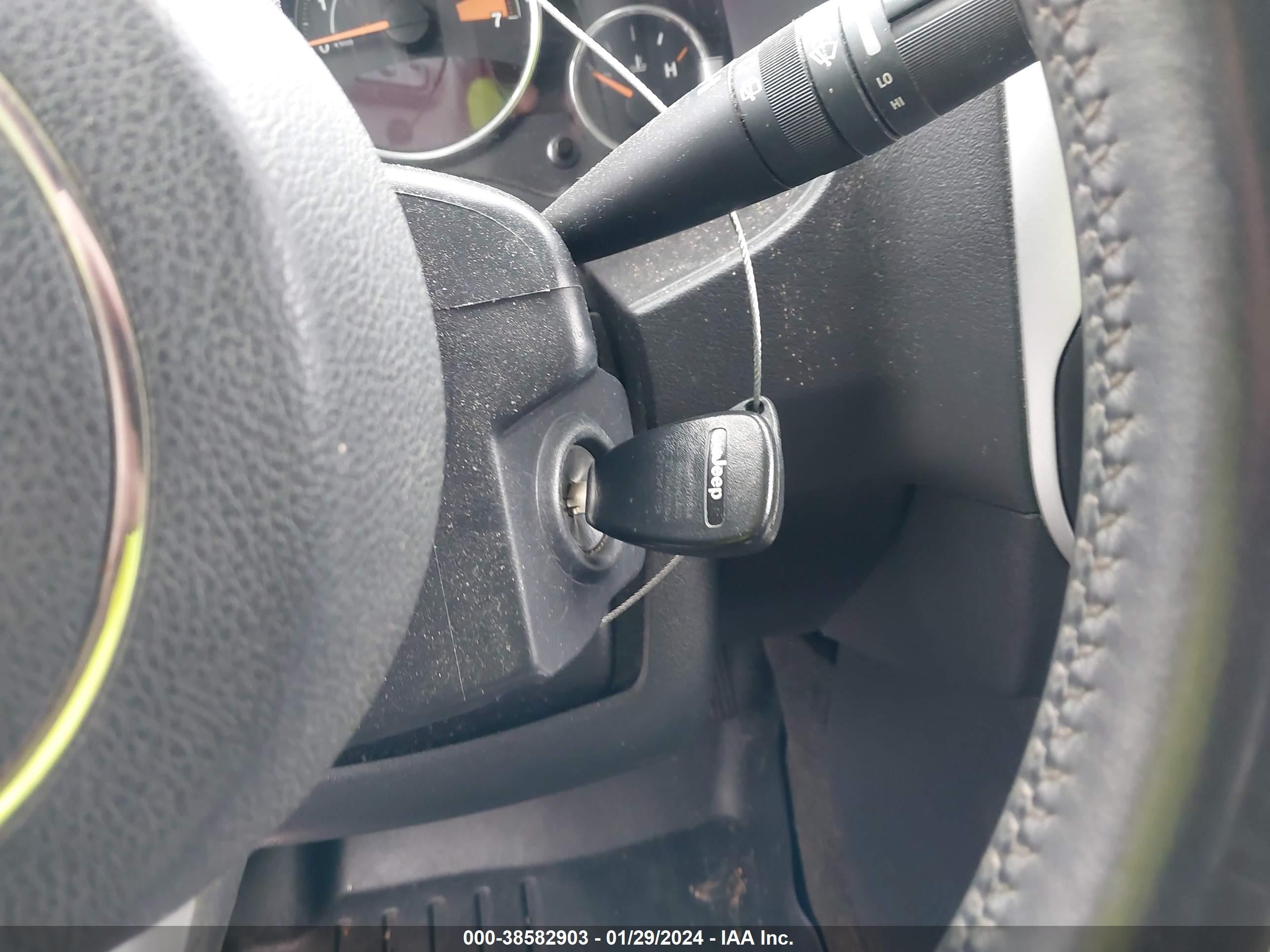 2015 Jeep Compass Latitude White vin: 1C4NJDEB2FD393389