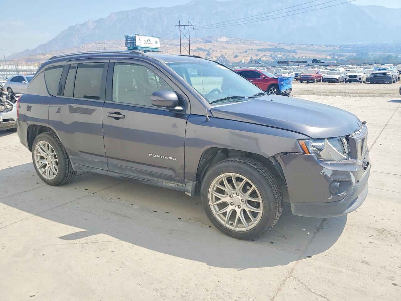 2015 Jeep Compass Latitude Gray vin: 1C4NJDEB2FD427332