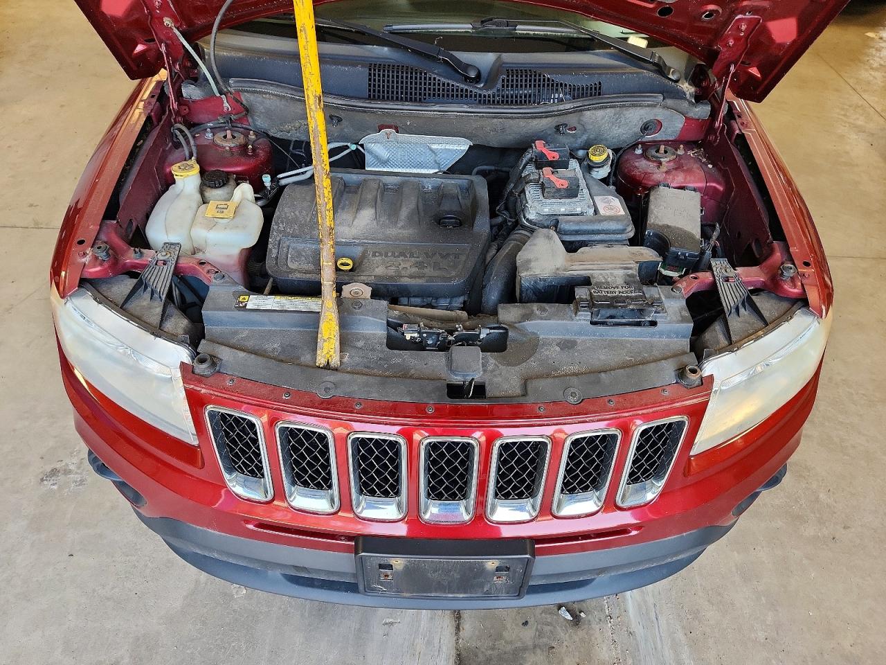 2012 Jeep Compass Latitude Maroon vin: 1C4NJDEB3CD572911