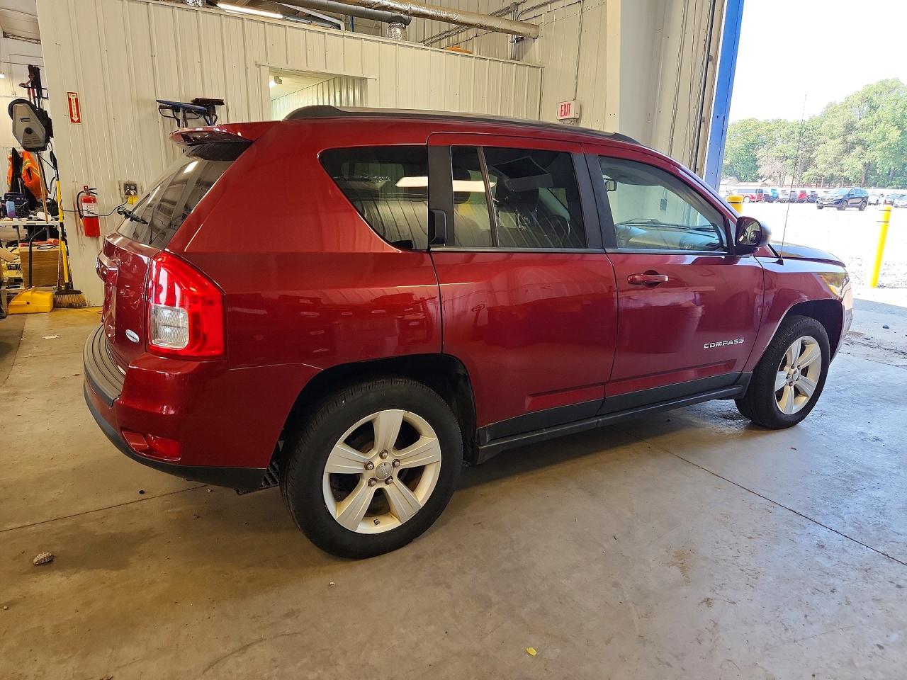 2012 Jeep Compass Latitude Maroon vin: 1C4NJDEB3CD572911