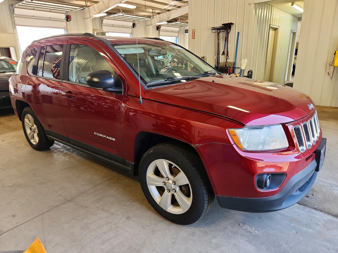 2012 Jeep Compass Latitude Maroon vin: 1C4NJDEB3CD572911