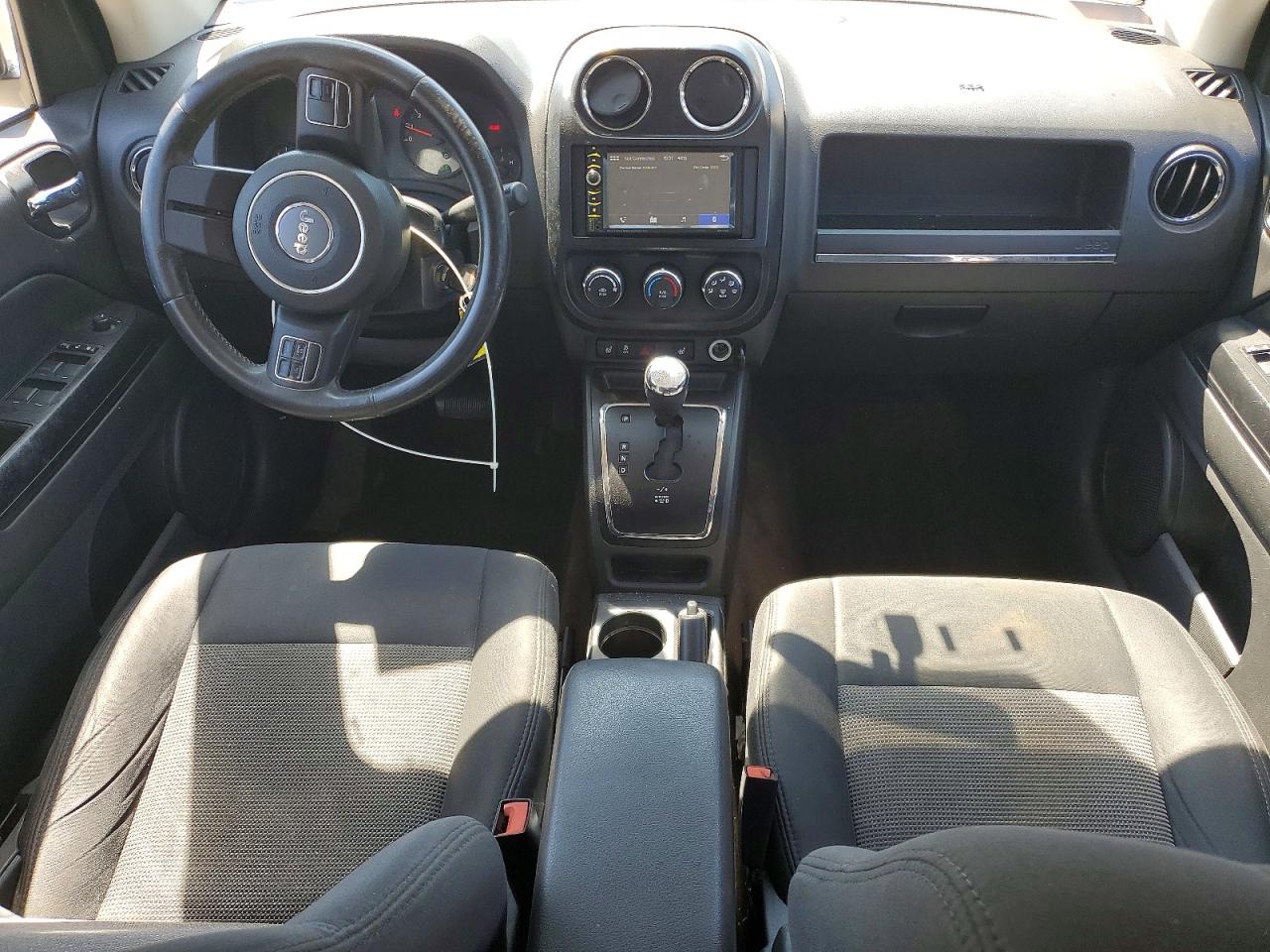 2013 Jeep Compass Latitude White vin: 1C4NJDEB3DD236158