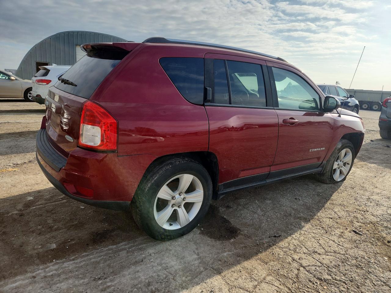 2013 Jeep Compass Latitude Burgundy vin: 1C4NJDEB3DD280760