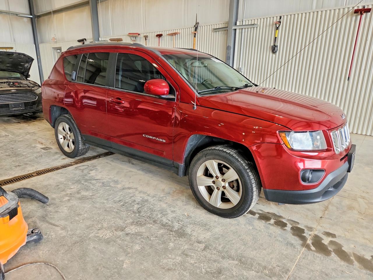 2014 Jeep Compass Latitude Red vin: 1C4NJDEB3ED521038