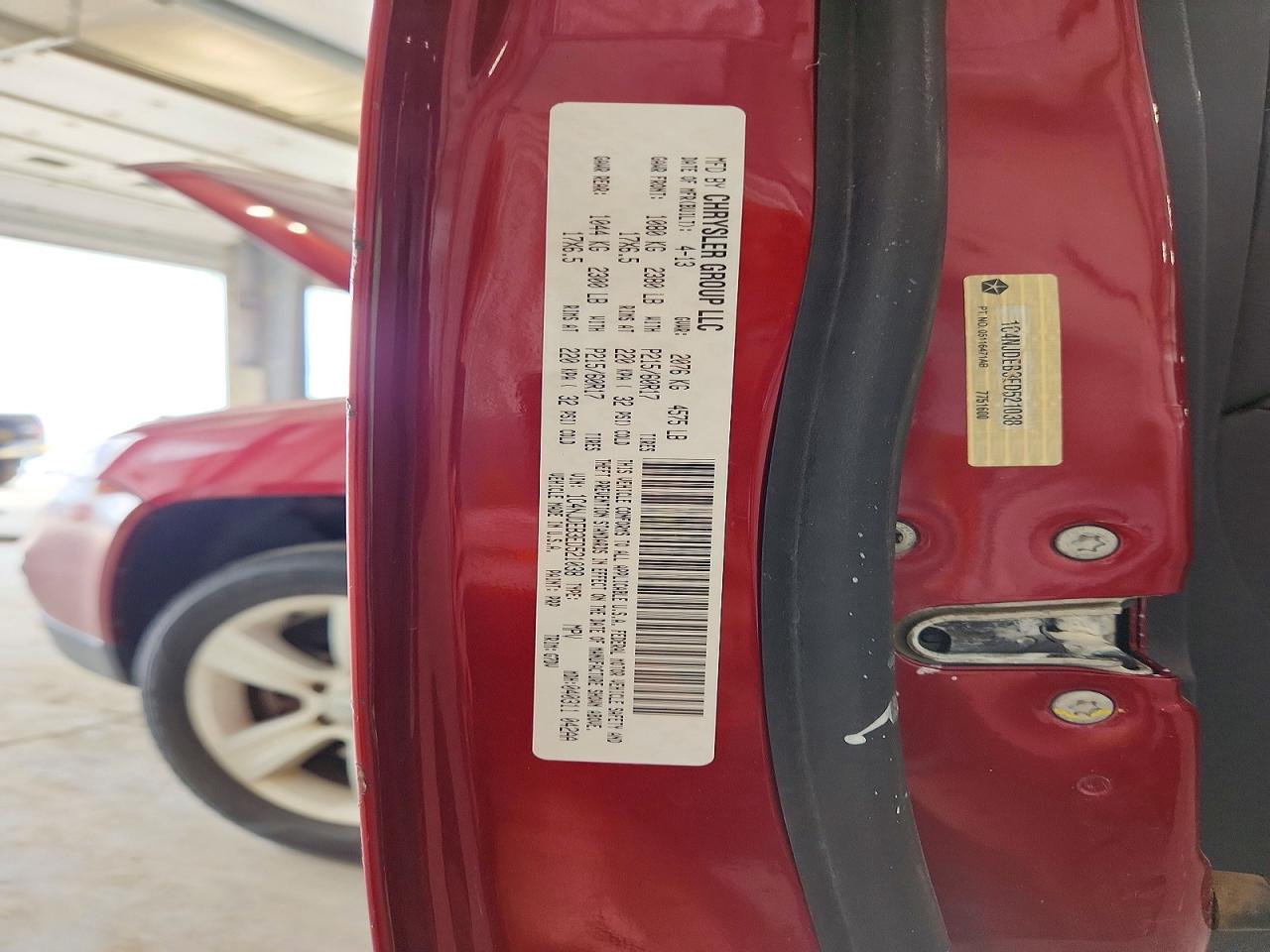 2014 Jeep Compass Latitude Red vin: 1C4NJDEB3ED521038
