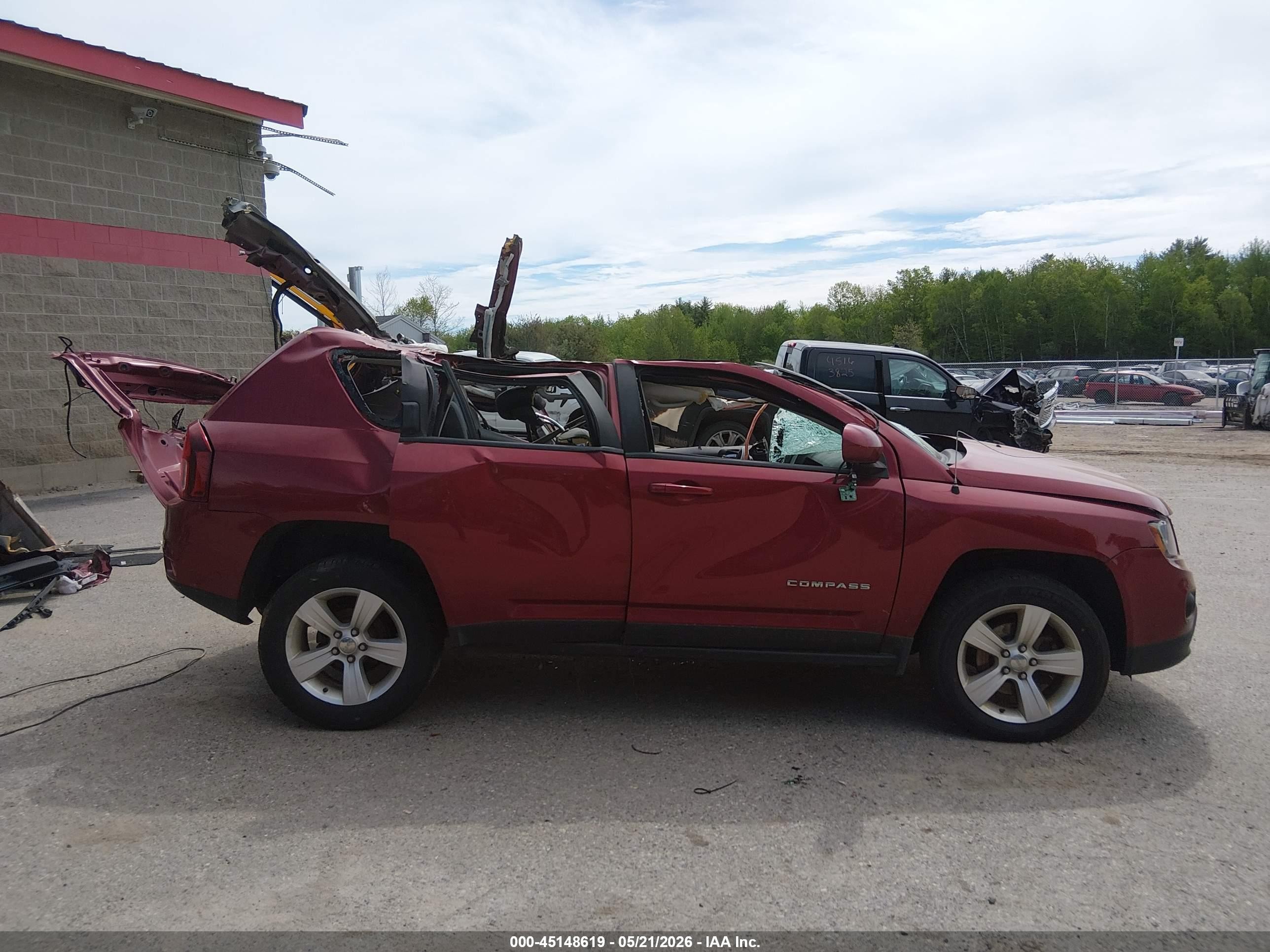 2014 Jeep Compass Latitude Red vin: 1C4NJDEB3ED600094