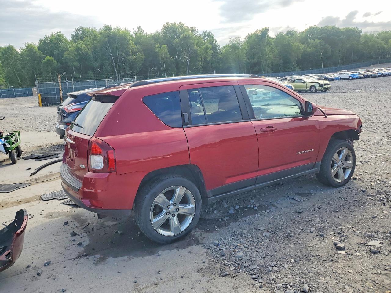 2014 Jeep Compass Latitude Красный vin: 1C4NJDEB3ED673739