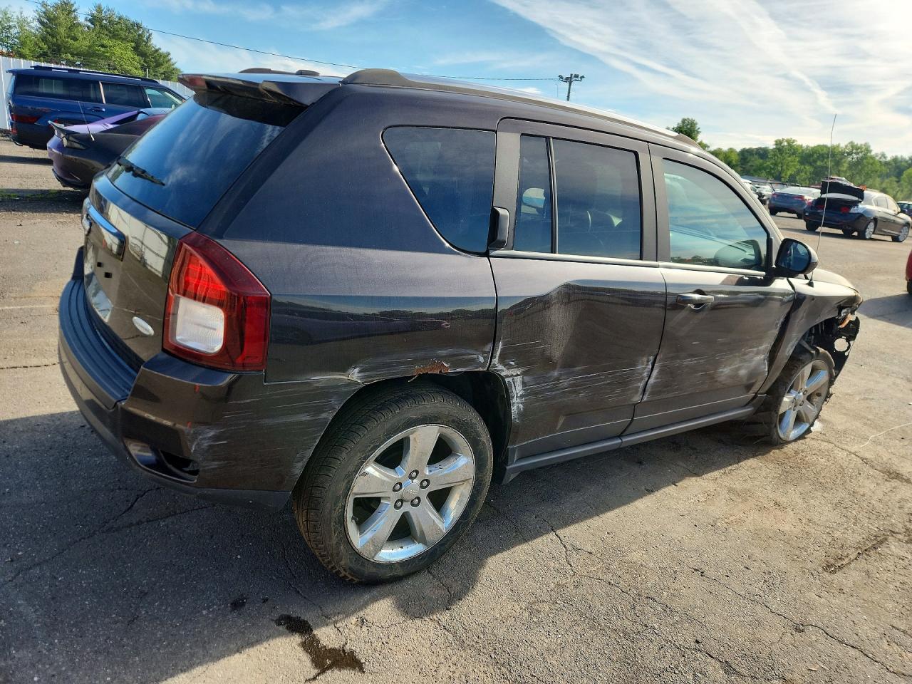 2014 Jeep Compass Latitude Коричневый vin: 1C4NJDEB3ED706660