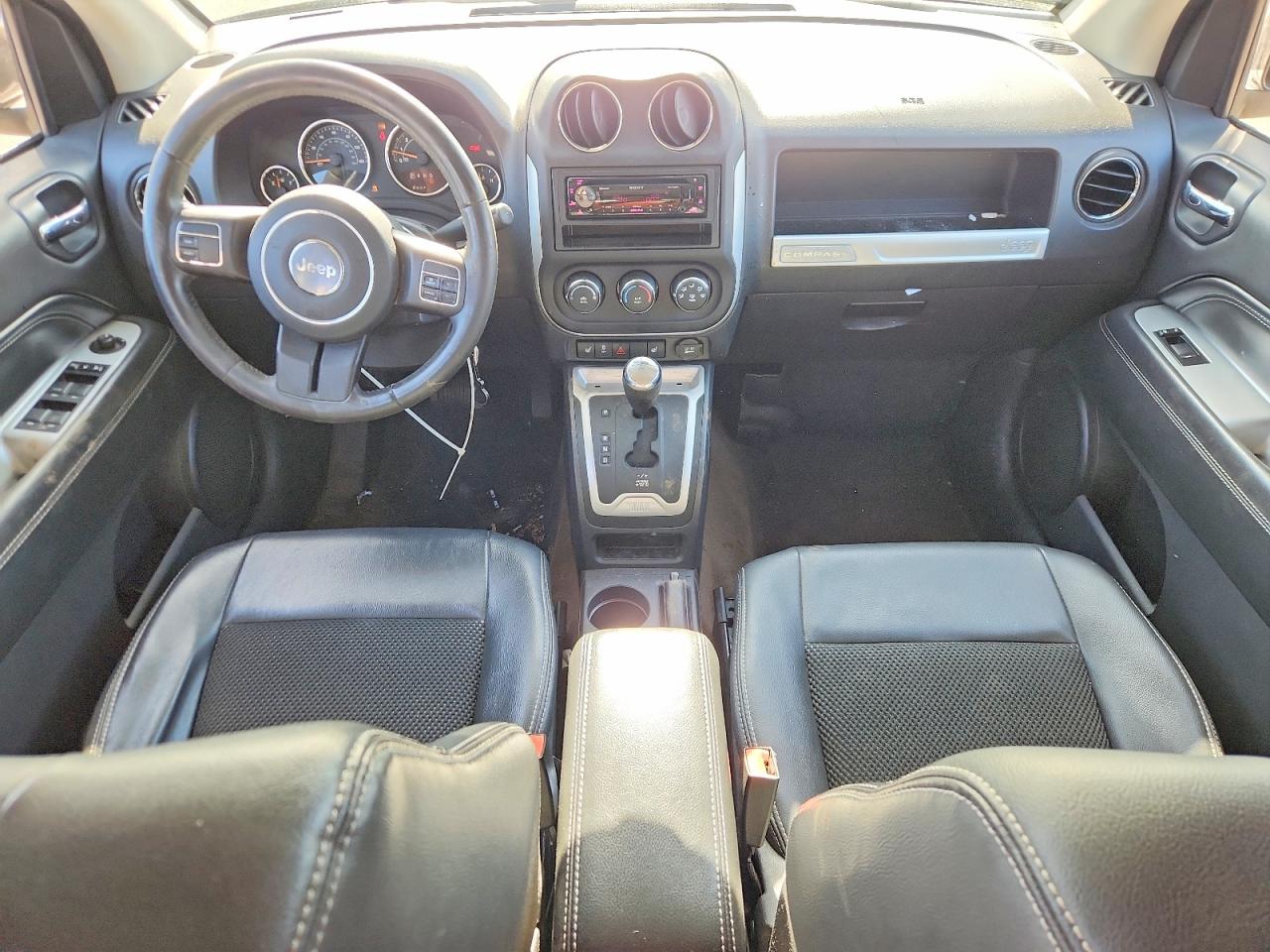 2014 Jeep Compass Latitude Коричневый vin: 1C4NJDEB3ED706660