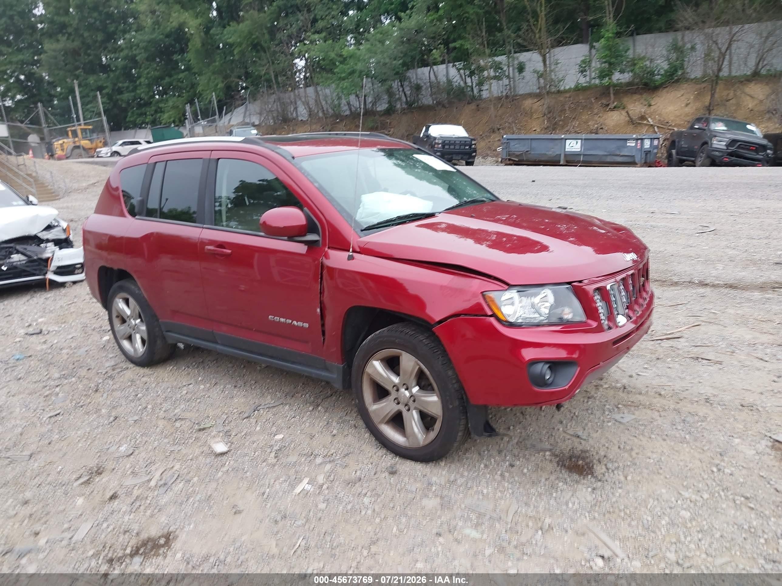 2014 Jeep Compass Latitude Красный vin: 1C4NJDEB3ED718677