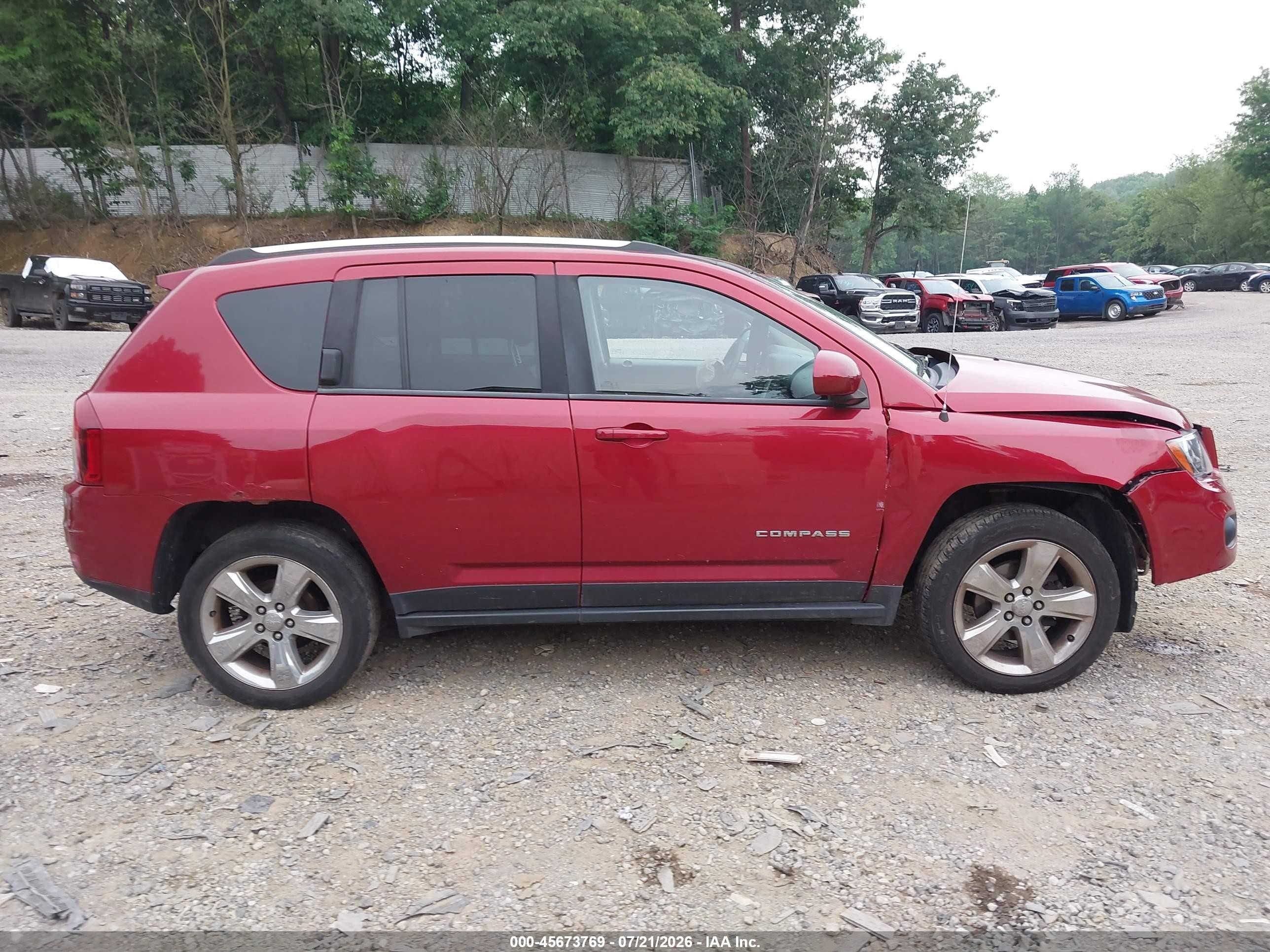 2014 Jeep Compass Latitude Красный vin: 1C4NJDEB3ED718677