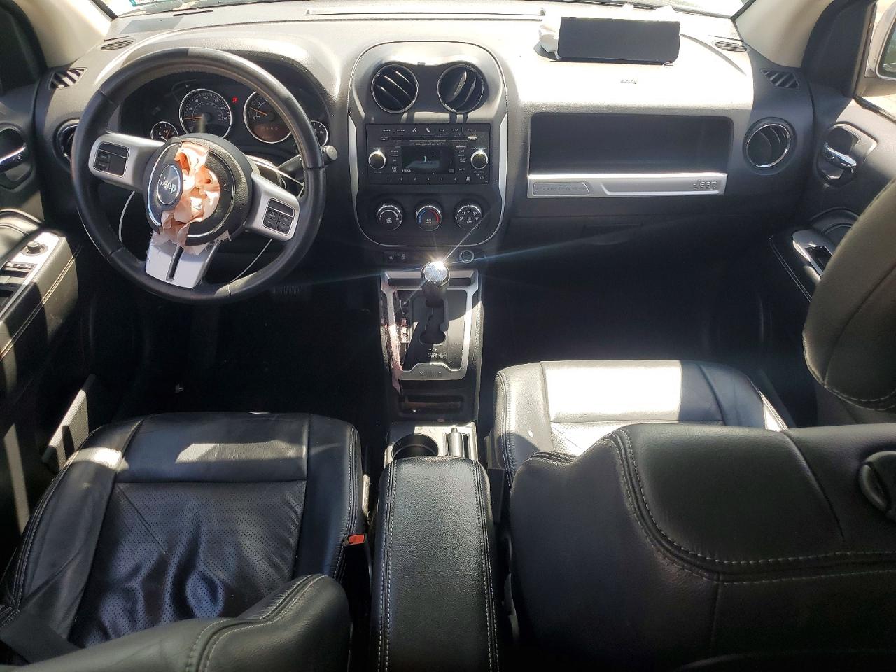 2015 Jeep Compass Latitude Silver vin: 1C4NJDEB3FD162646