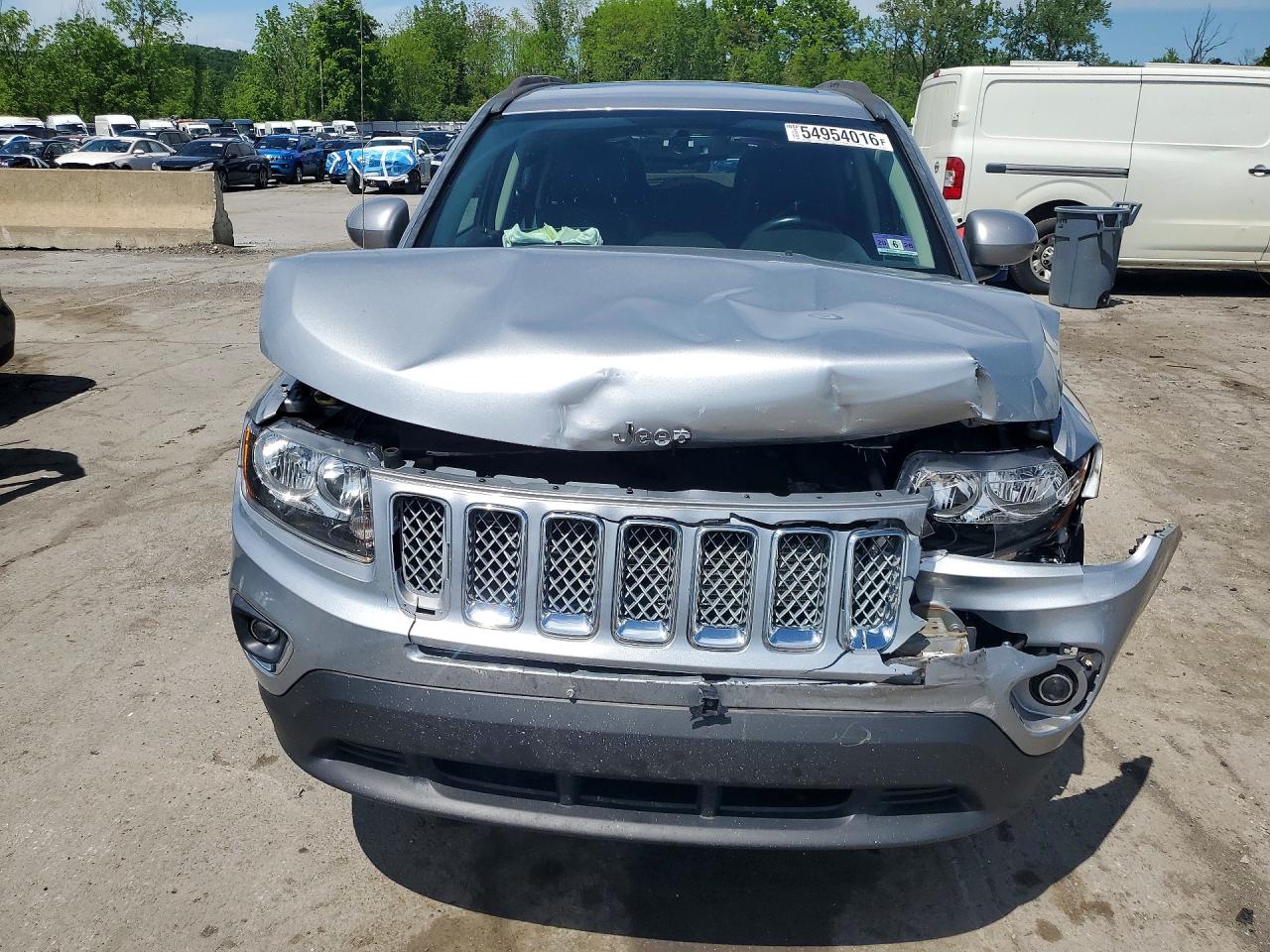 2015 Jeep Compass Latitude Silver vin: 1C4NJDEB3FD162646