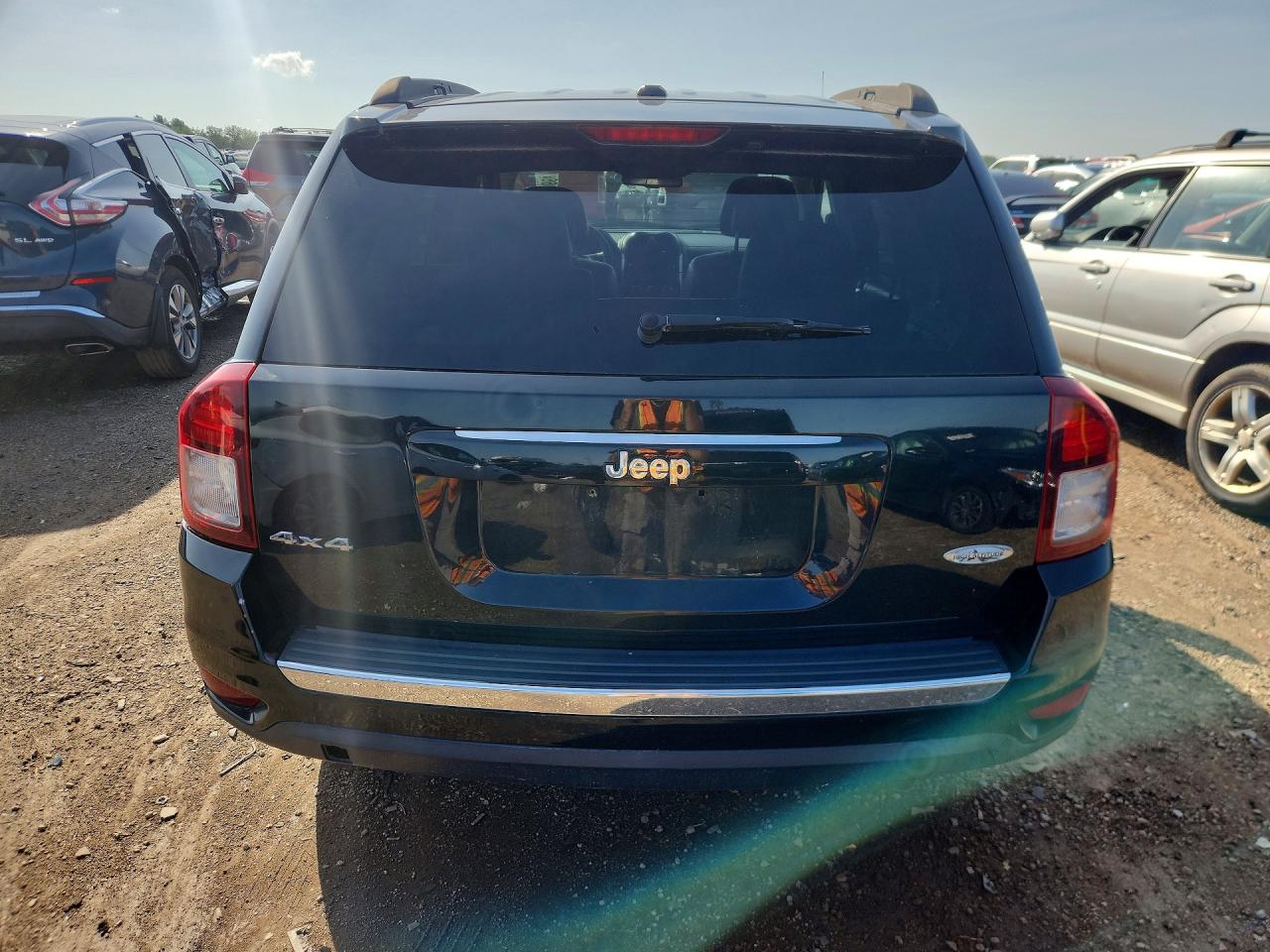 2015 Jeep Compass Latitude Black vin: 1C4NJDEB3FD189328