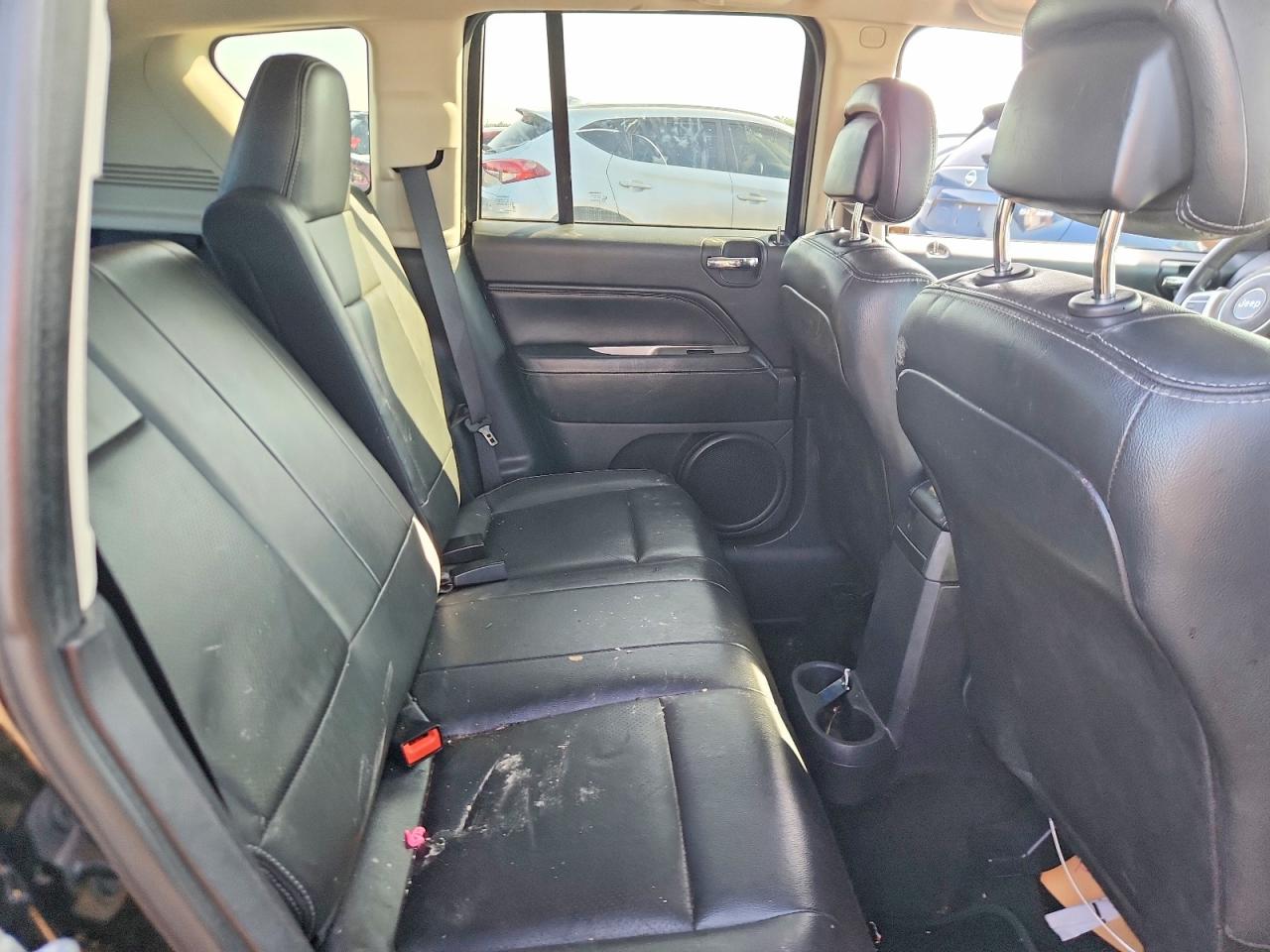 2015 Jeep Compass Latitude Black vin: 1C4NJDEB3FD189328