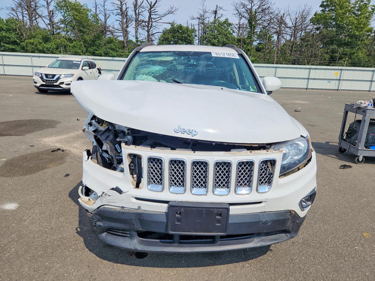 2015 Jeep Compass Latitude White vin: 1C4NJDEB3FD290725