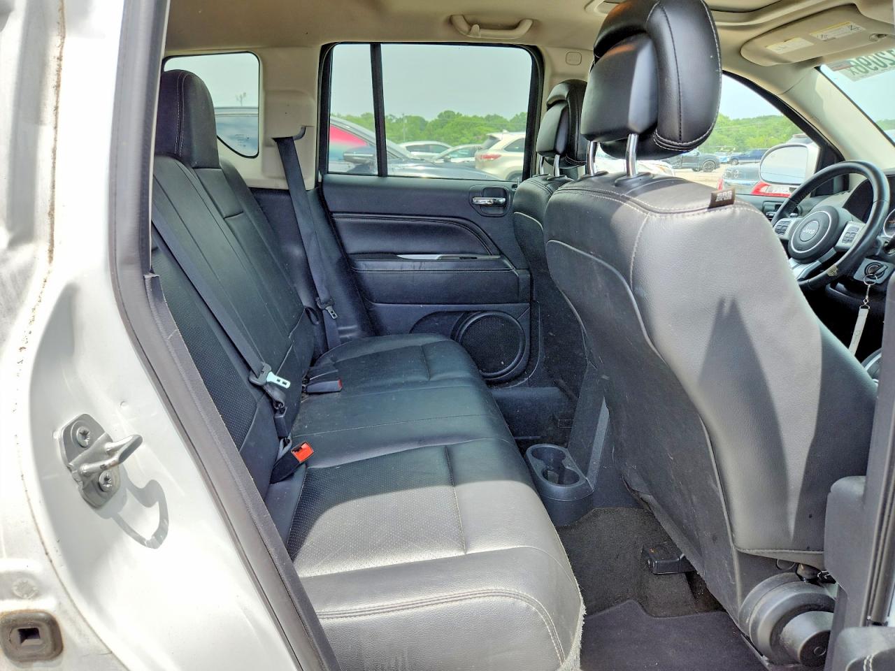 2015 Jeep Compass Latitude White vin: 1C4NJDEB3FD396334
