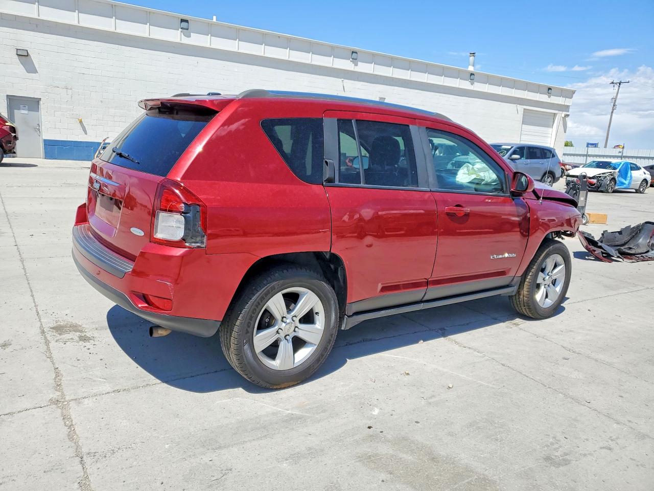 2016 Jeep Compass Latitude Red vin: 1C4NJDEB3GD810424