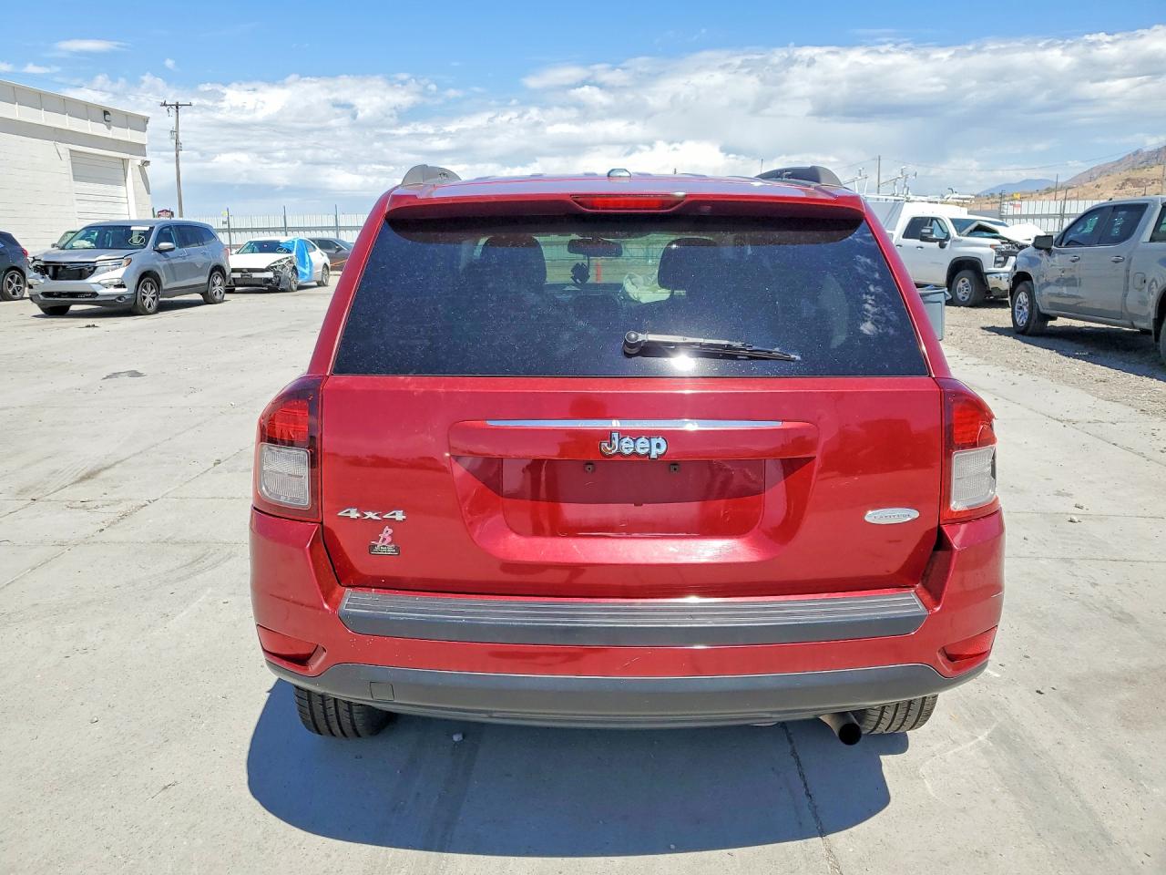 2016 Jeep Compass Latitude Red vin: 1C4NJDEB3GD810424