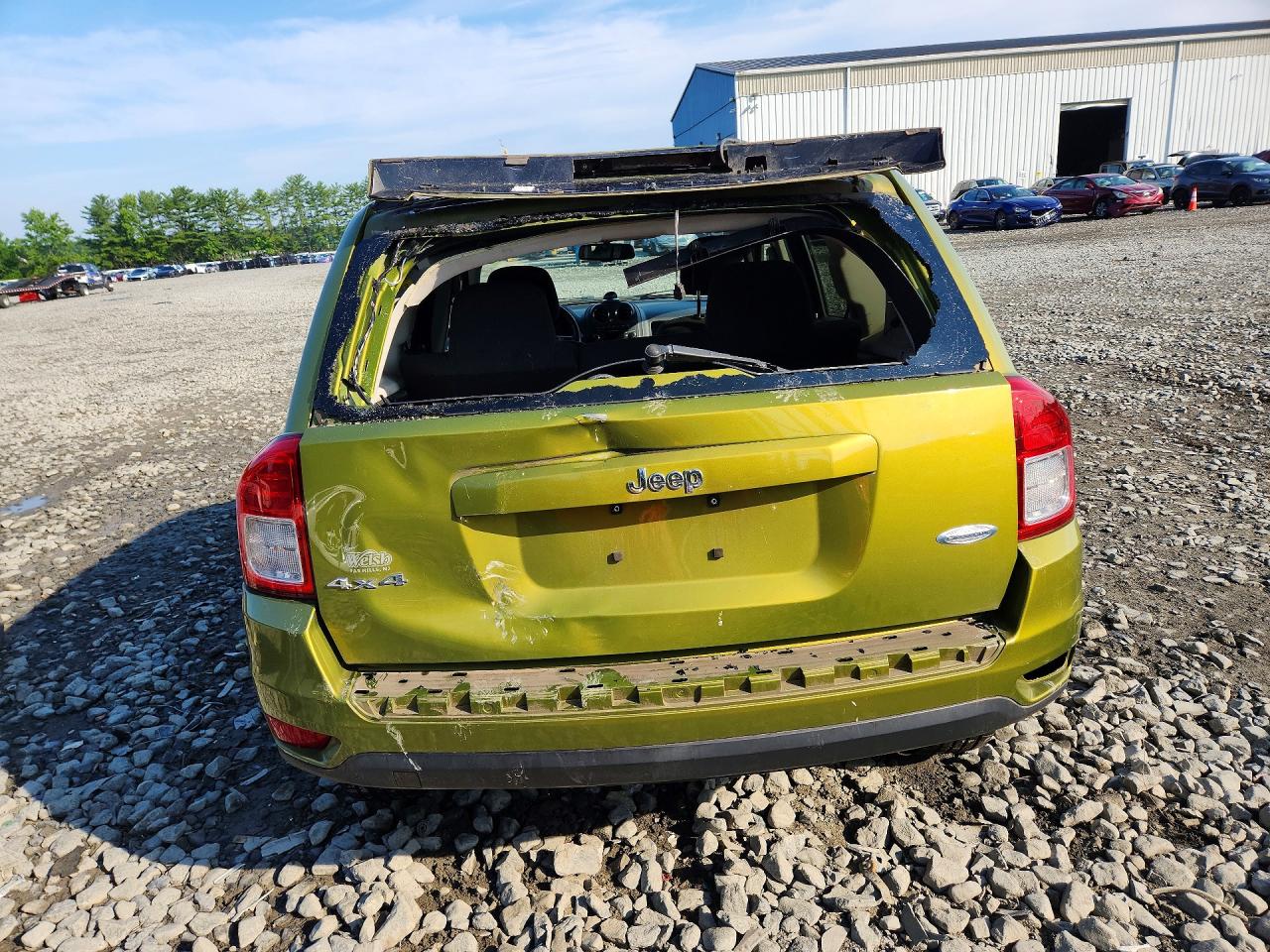 2012 Jeep Compass Latitude Зеленый vin: 1C4NJDEB4CD655912