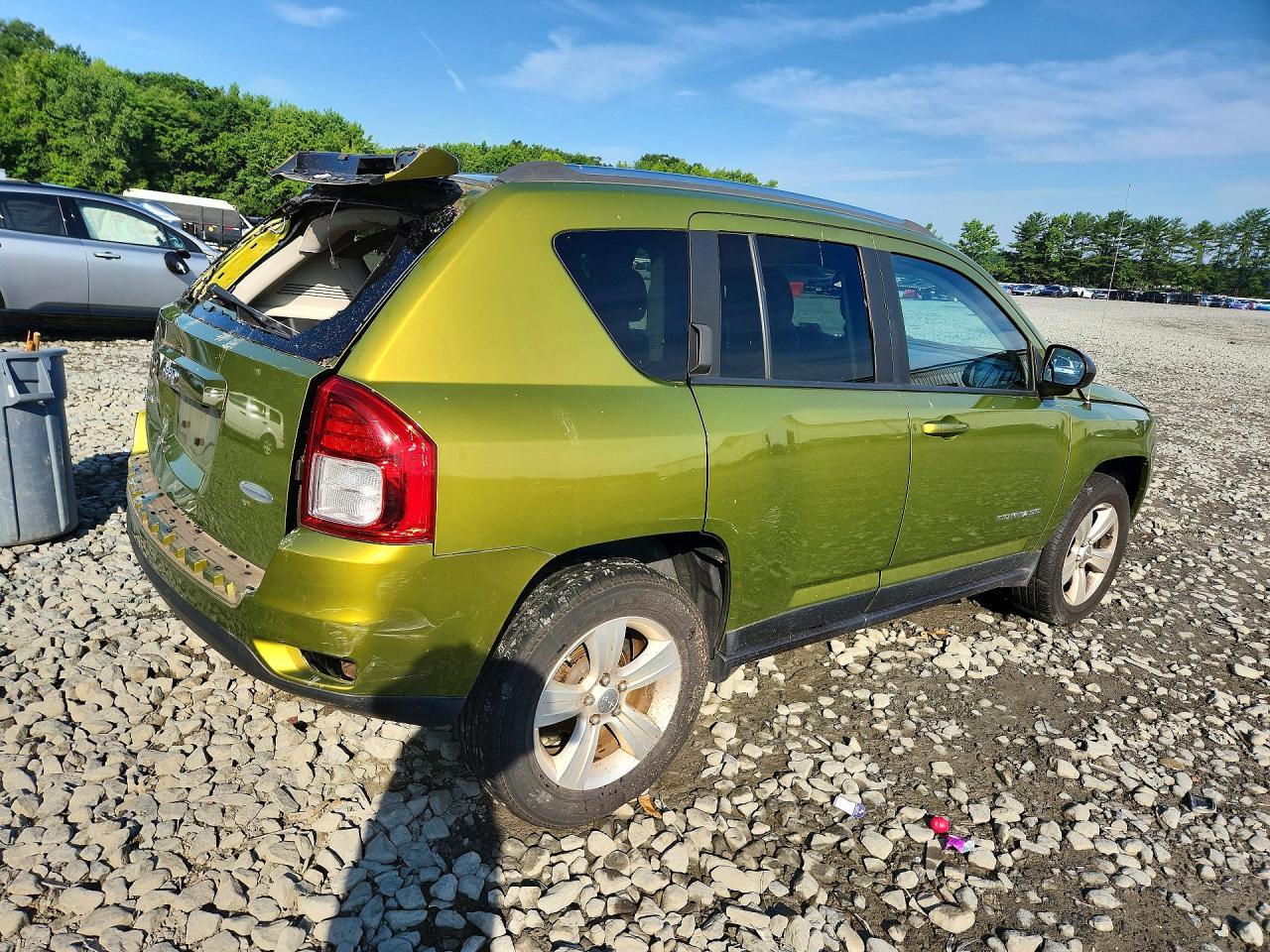 2012 Jeep Compass Latitude Зеленый vin: 1C4NJDEB4CD655912